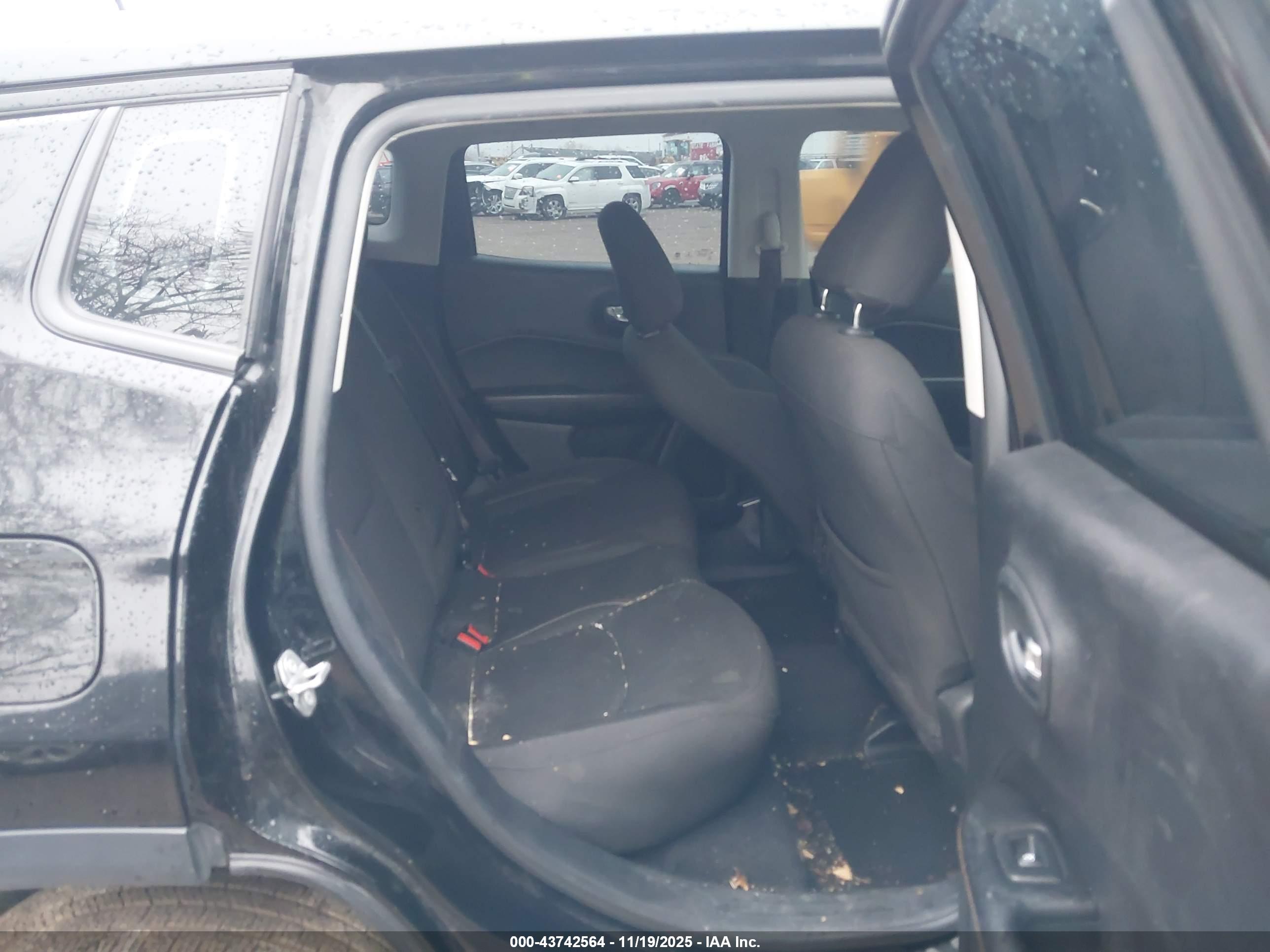 JEEP COMPASS image 8