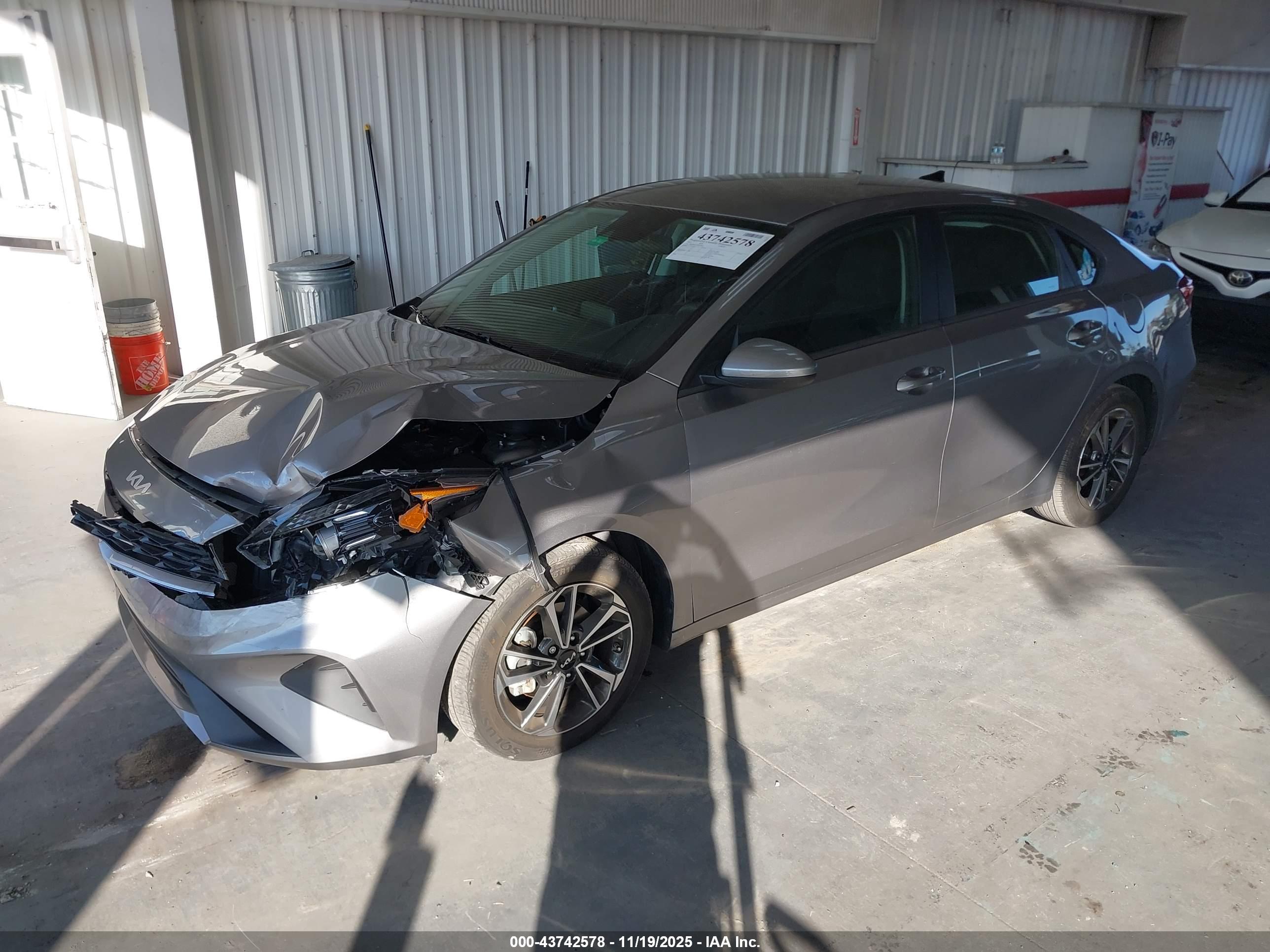 KIA FORTE image 2