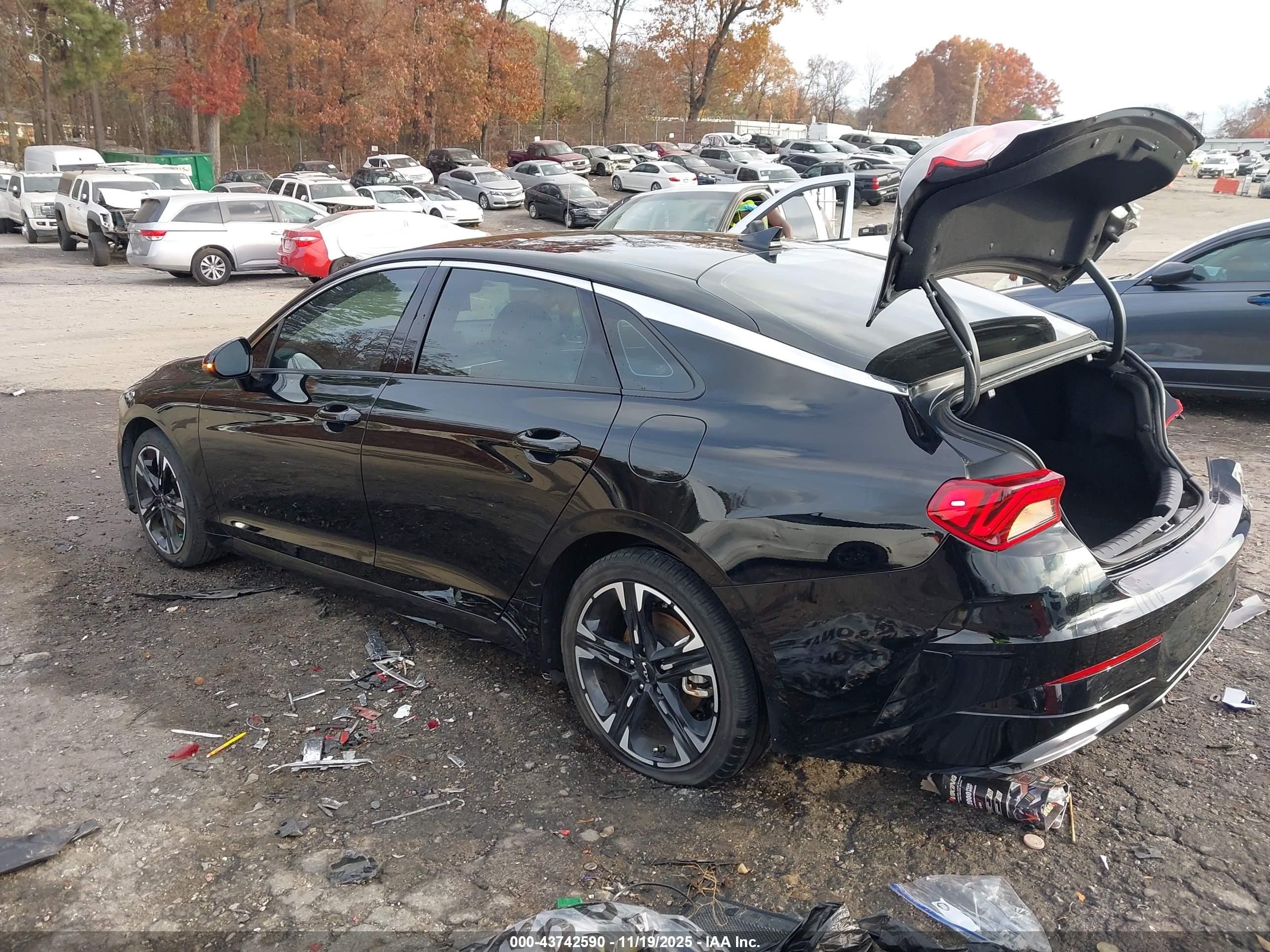 KIA K5 image 3
