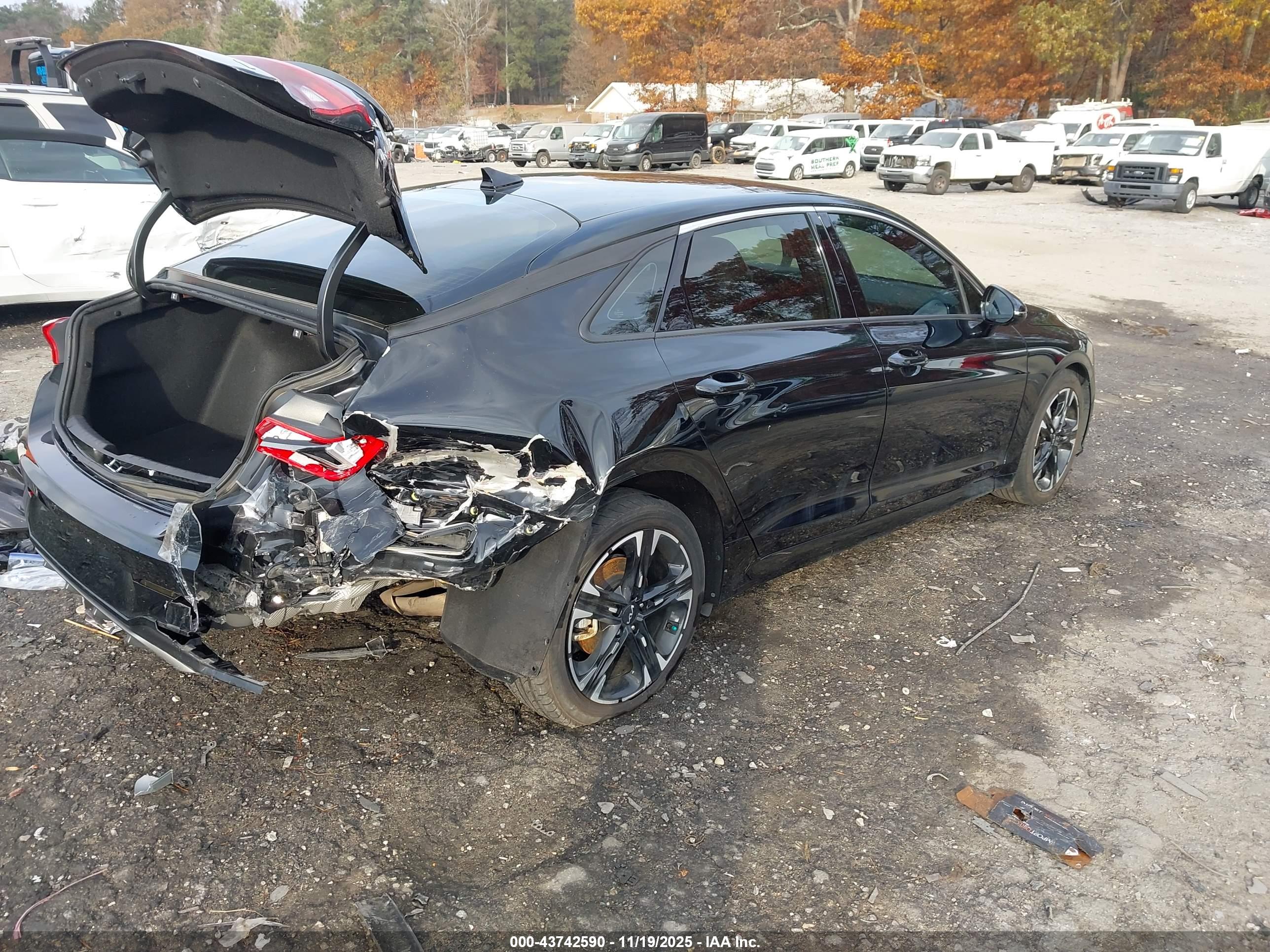 KIA K5 image 4