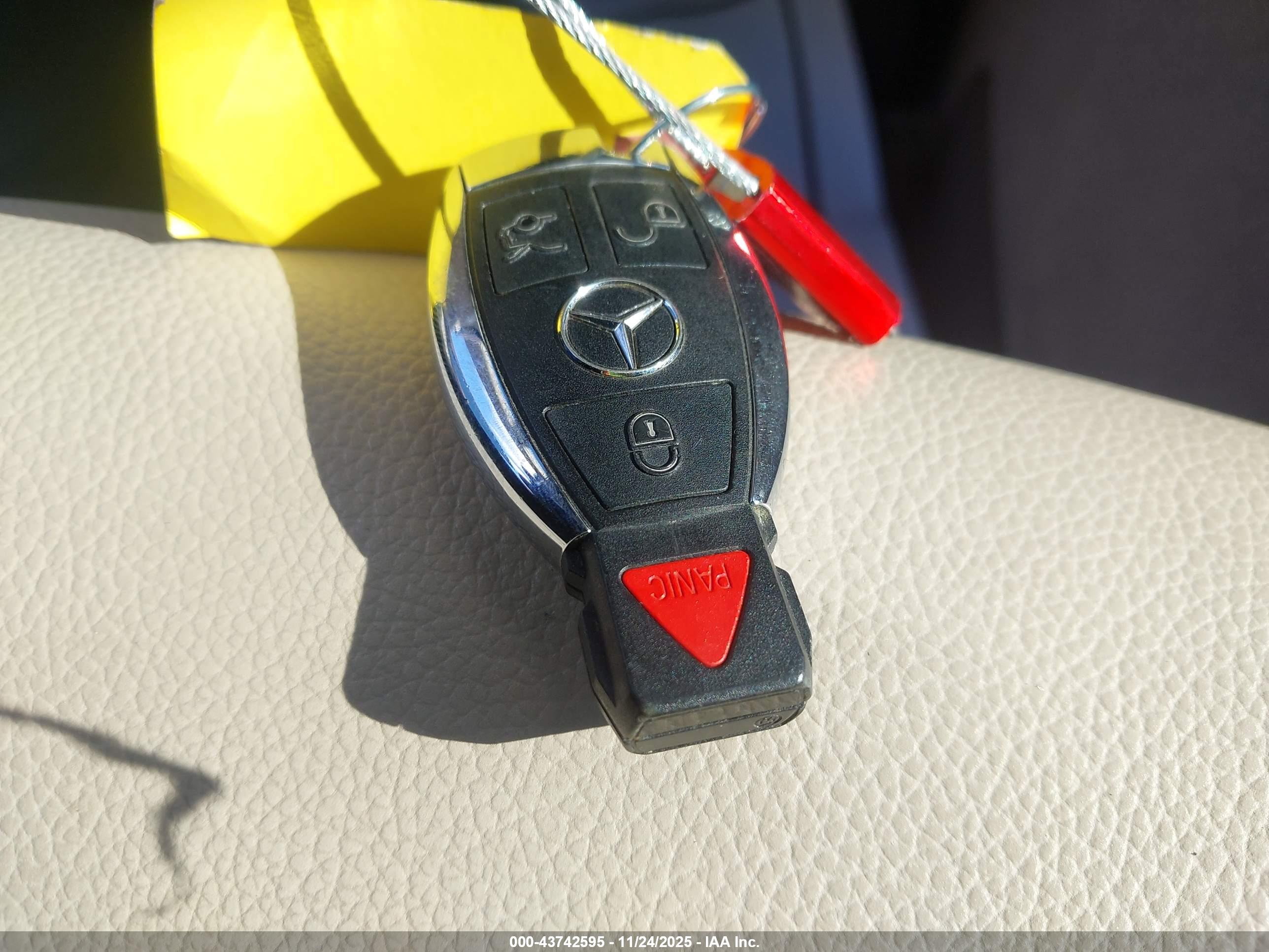 MERCEDES-BENZ E image 11