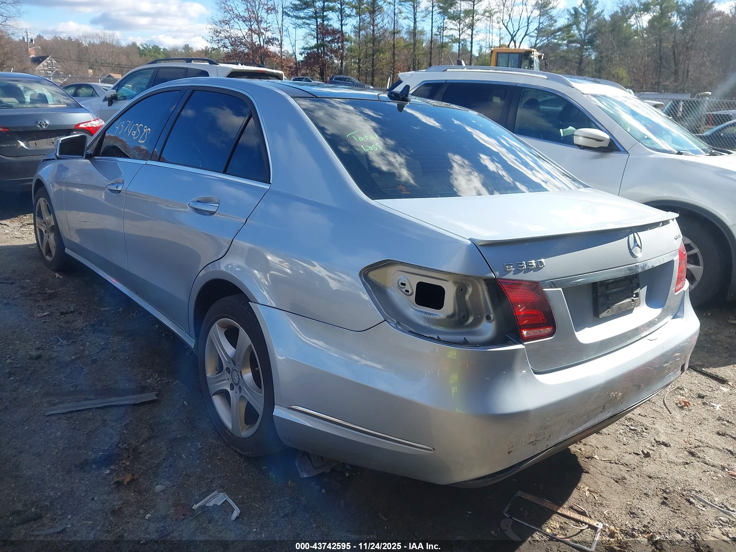MERCEDES-BENZ E image 3