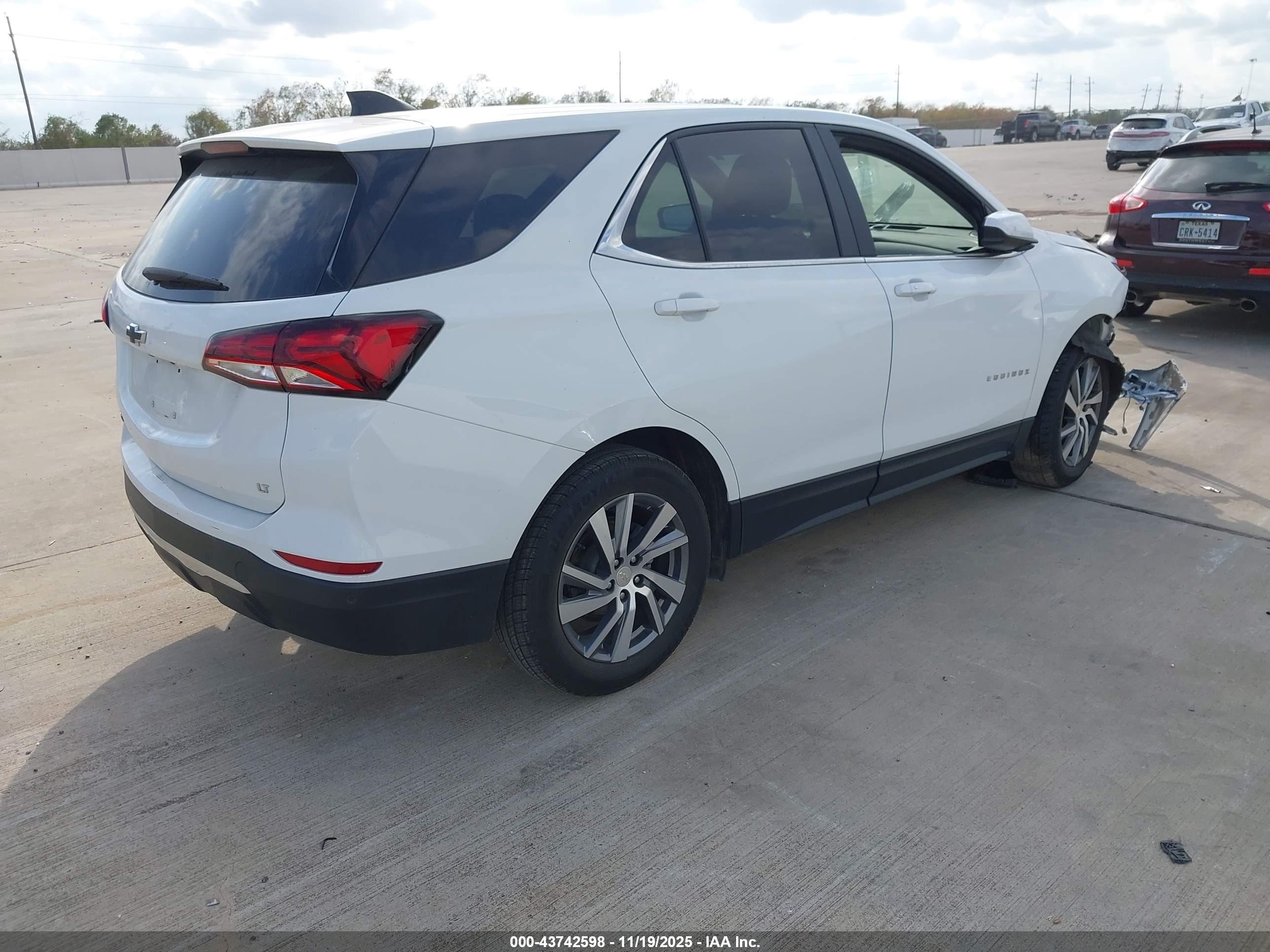 CHEVROLET EQUINOX image 4