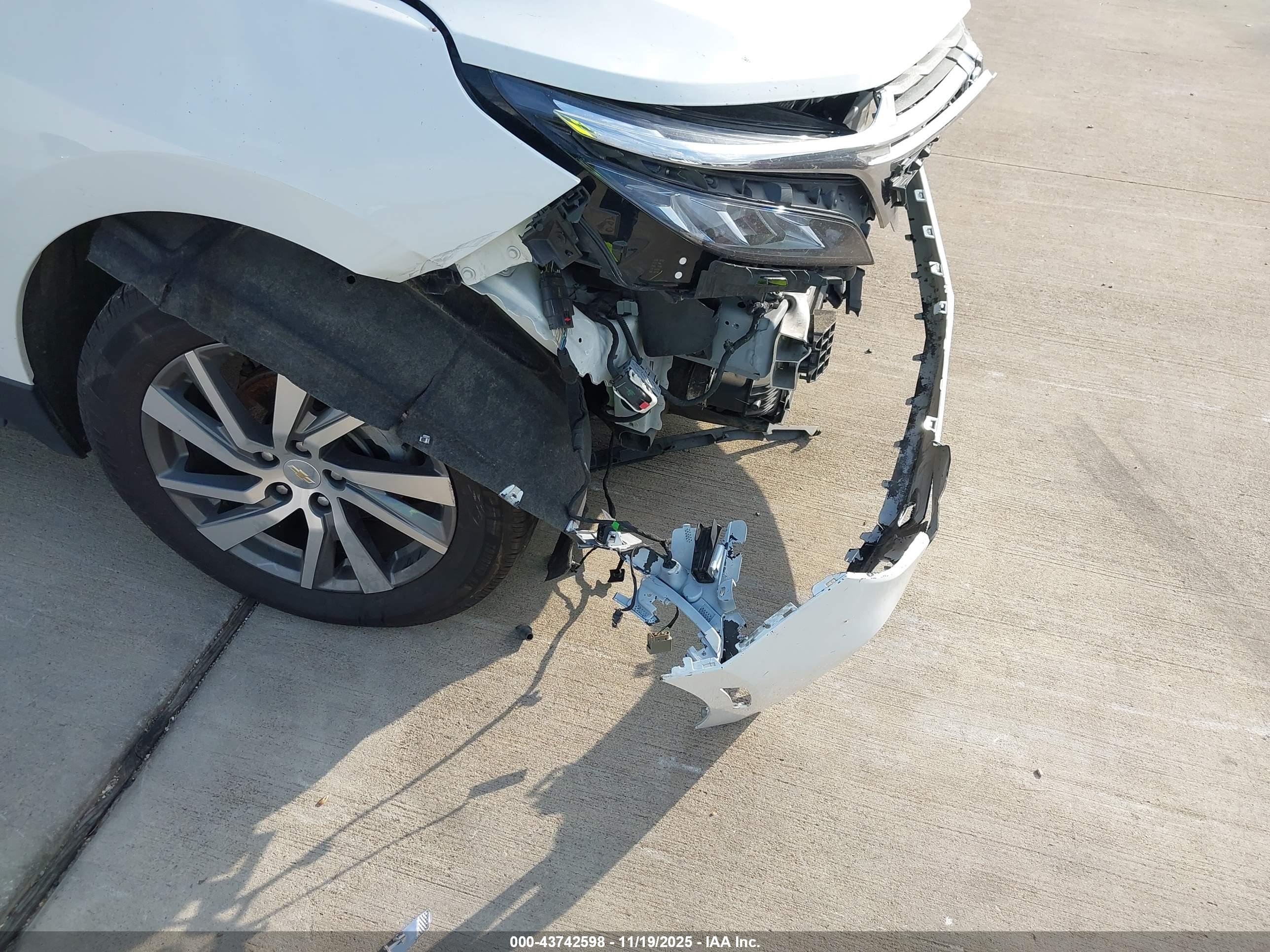 CHEVROLET EQUINOX image 6