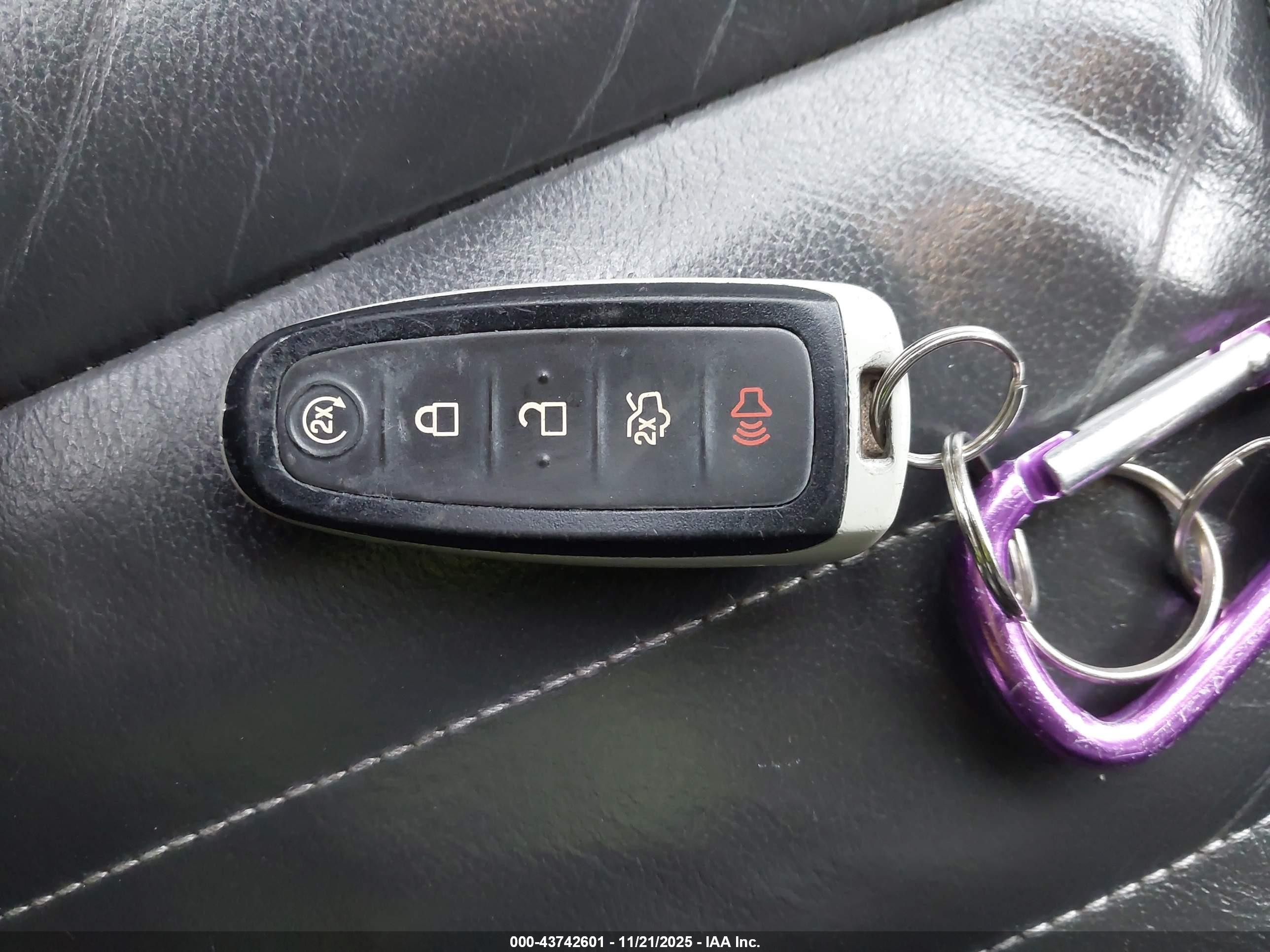 FORD ESCAPE image 11