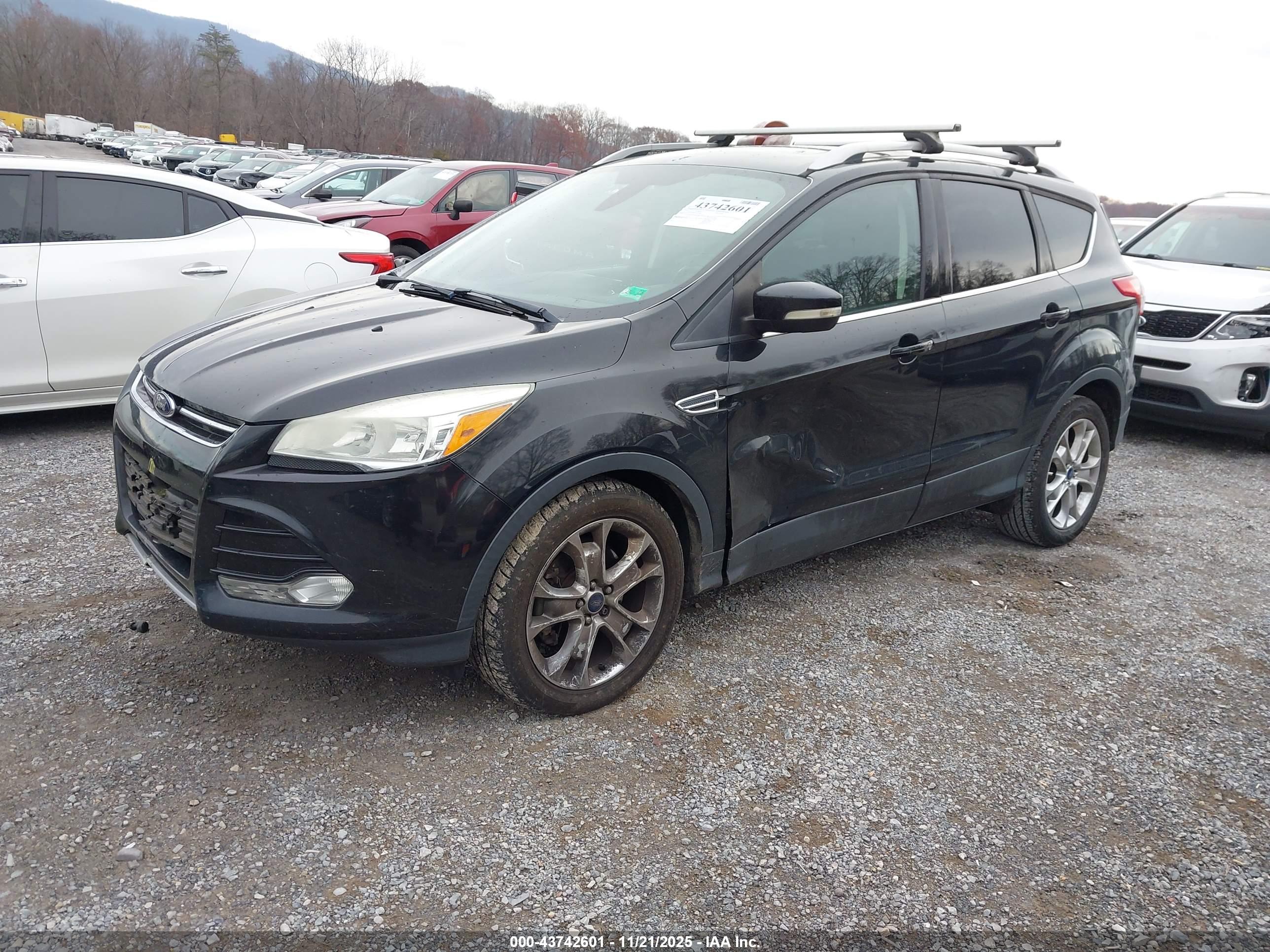 FORD ESCAPE image 2