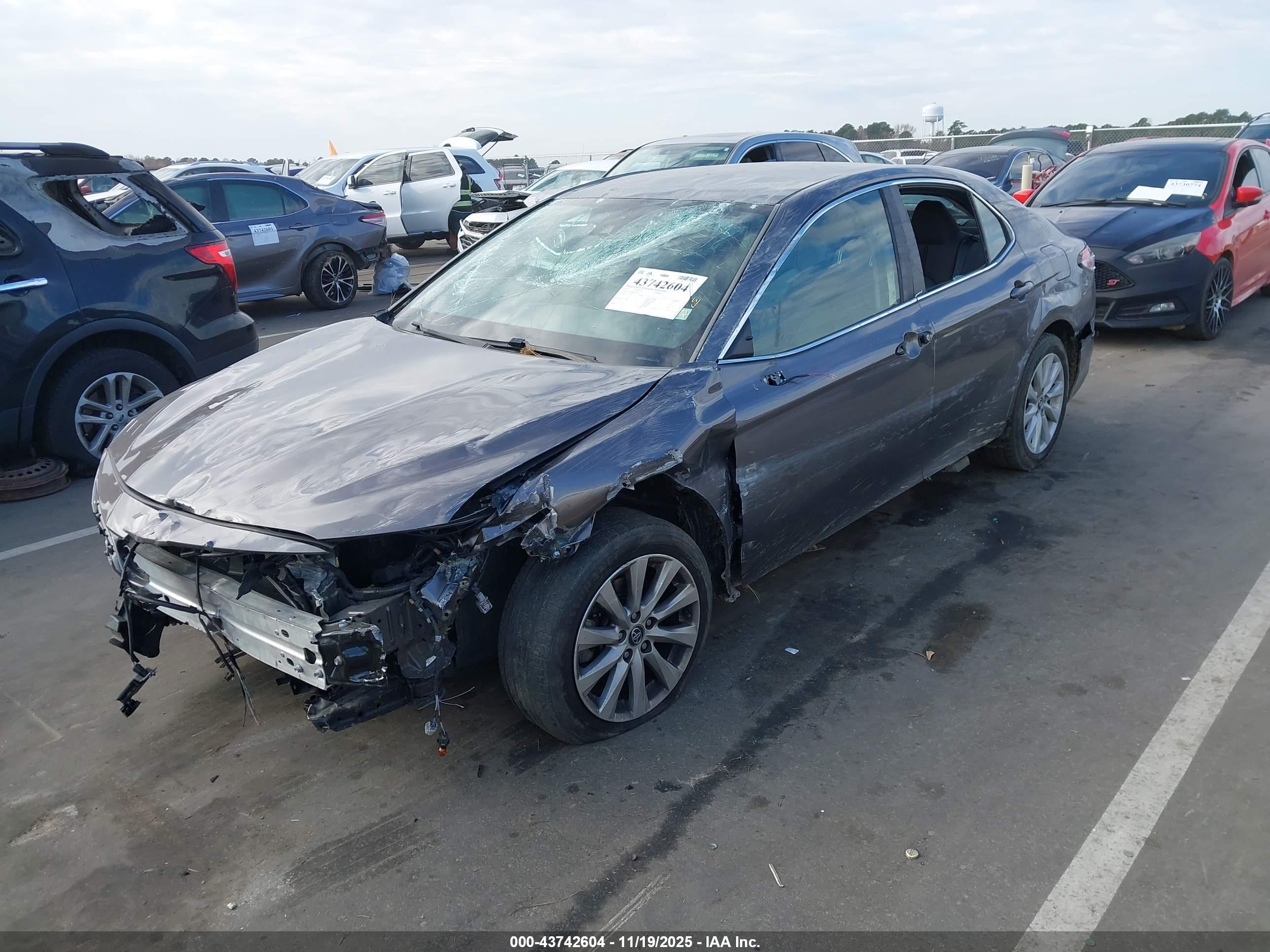 TOYOTA CAMRY image 2