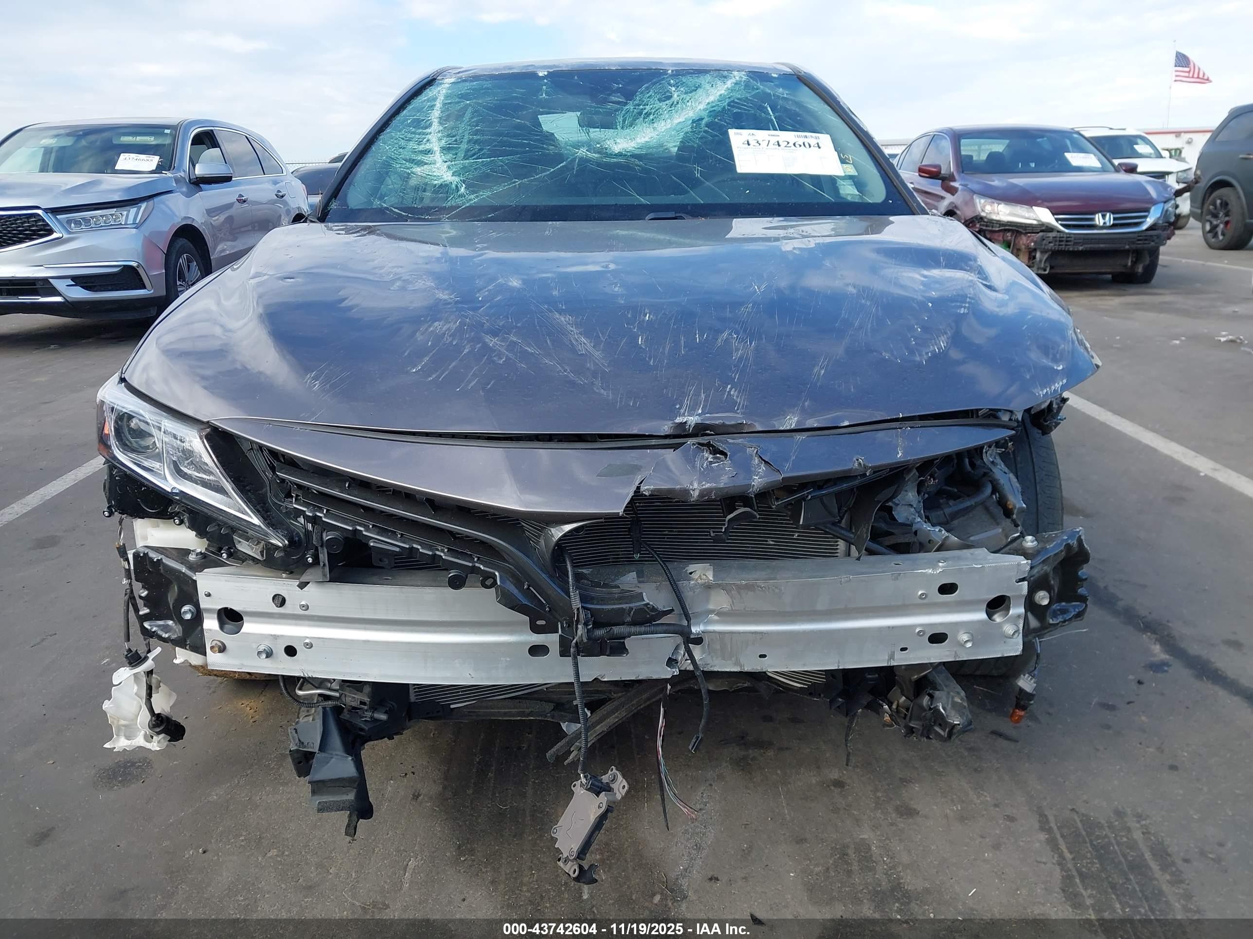 TOYOTA CAMRY image 6