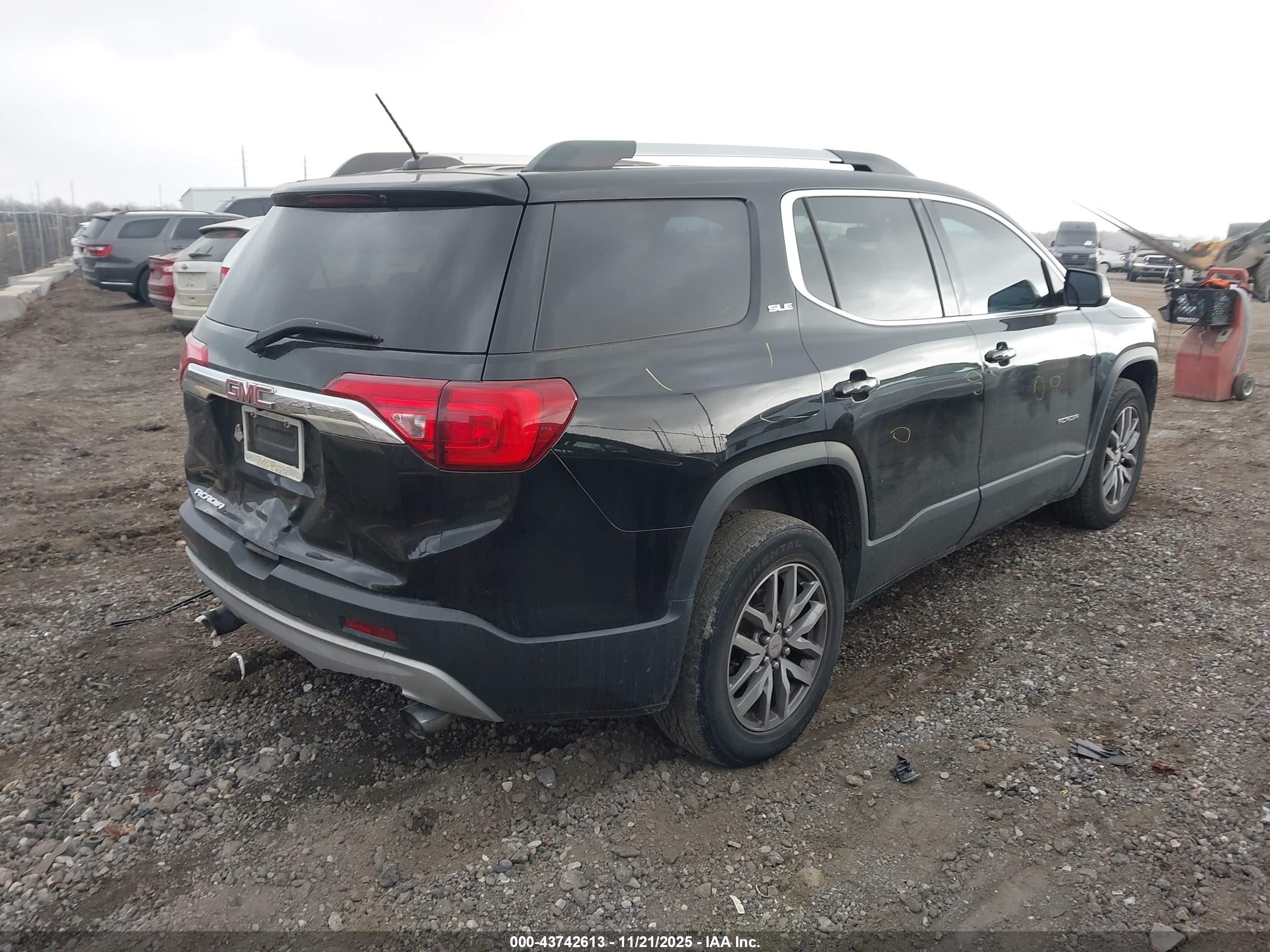 GMC ACADIA image 4