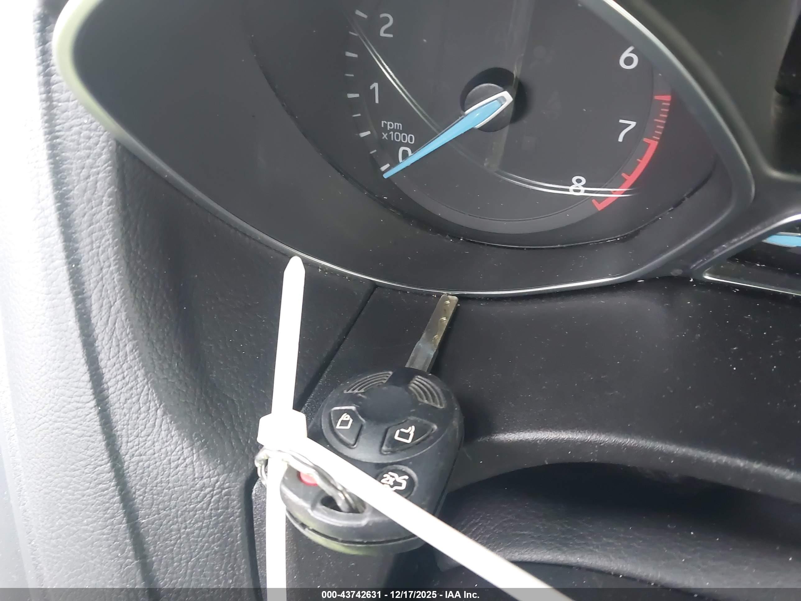 FORD FOCUS image 11