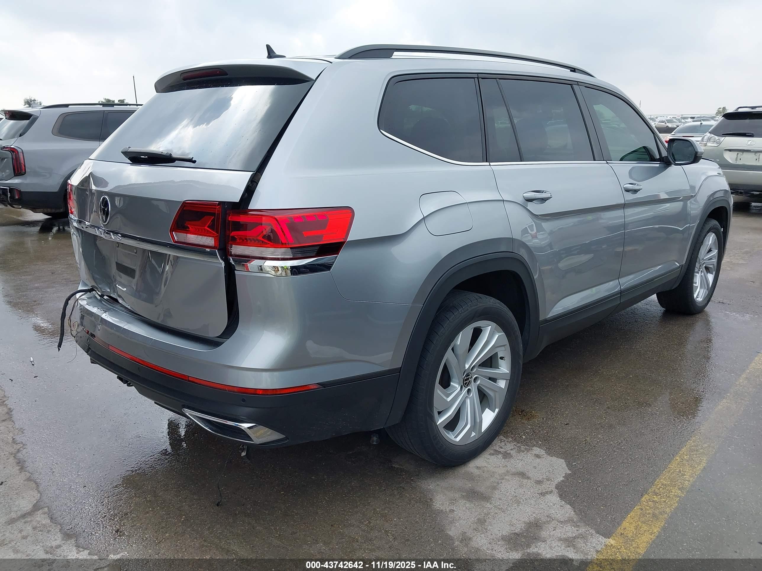 VOLKSWAGEN ATLAS image 4