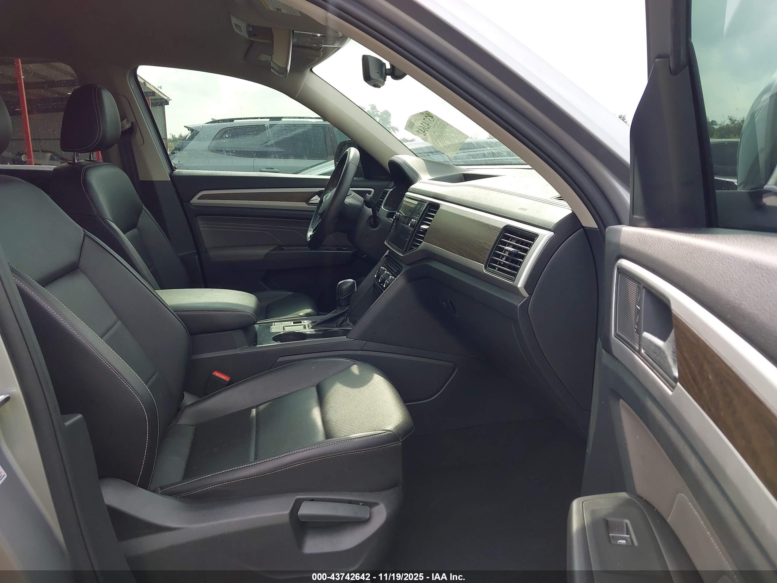 VOLKSWAGEN ATLAS image 5