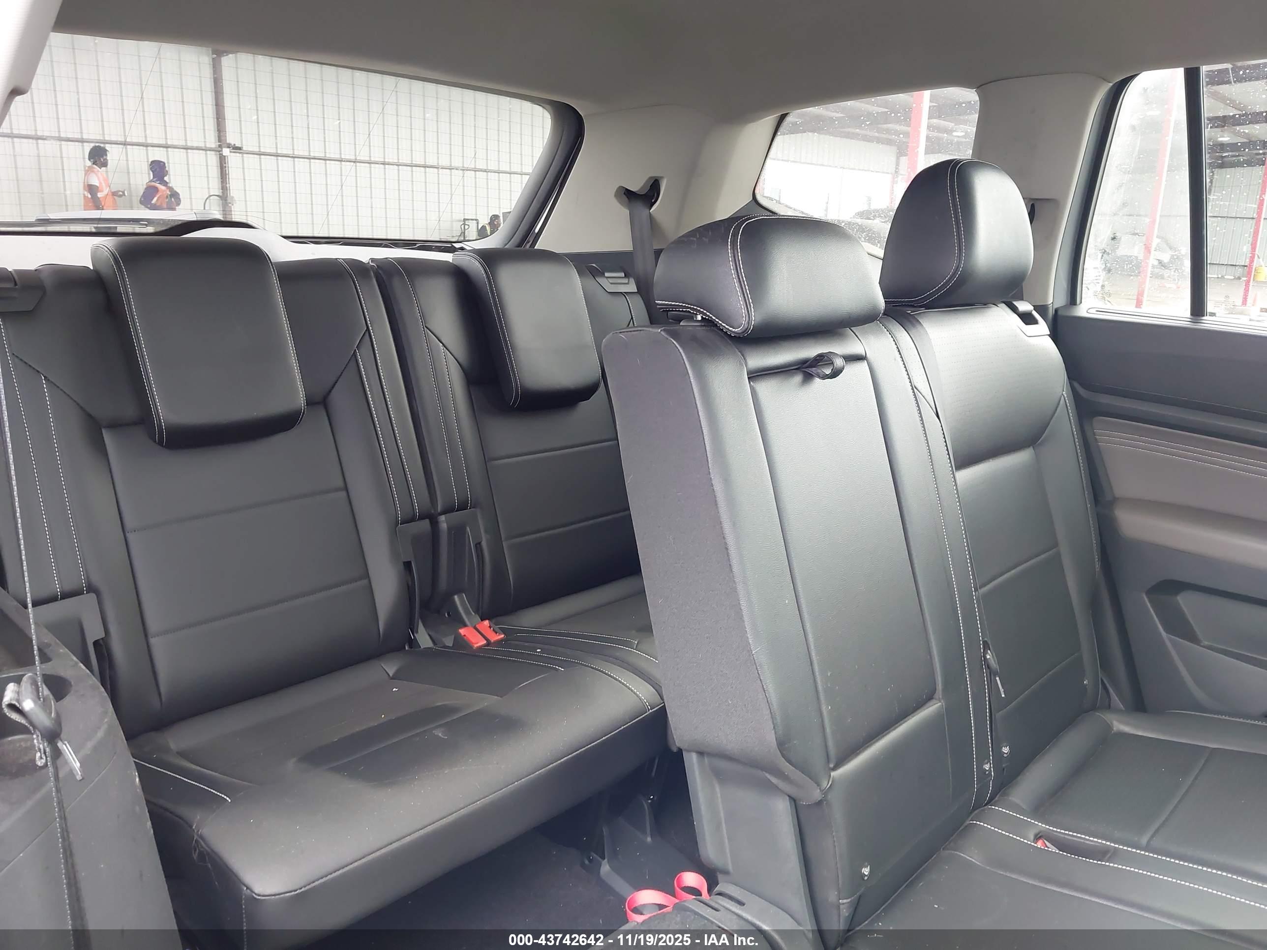 VOLKSWAGEN ATLAS image 8
