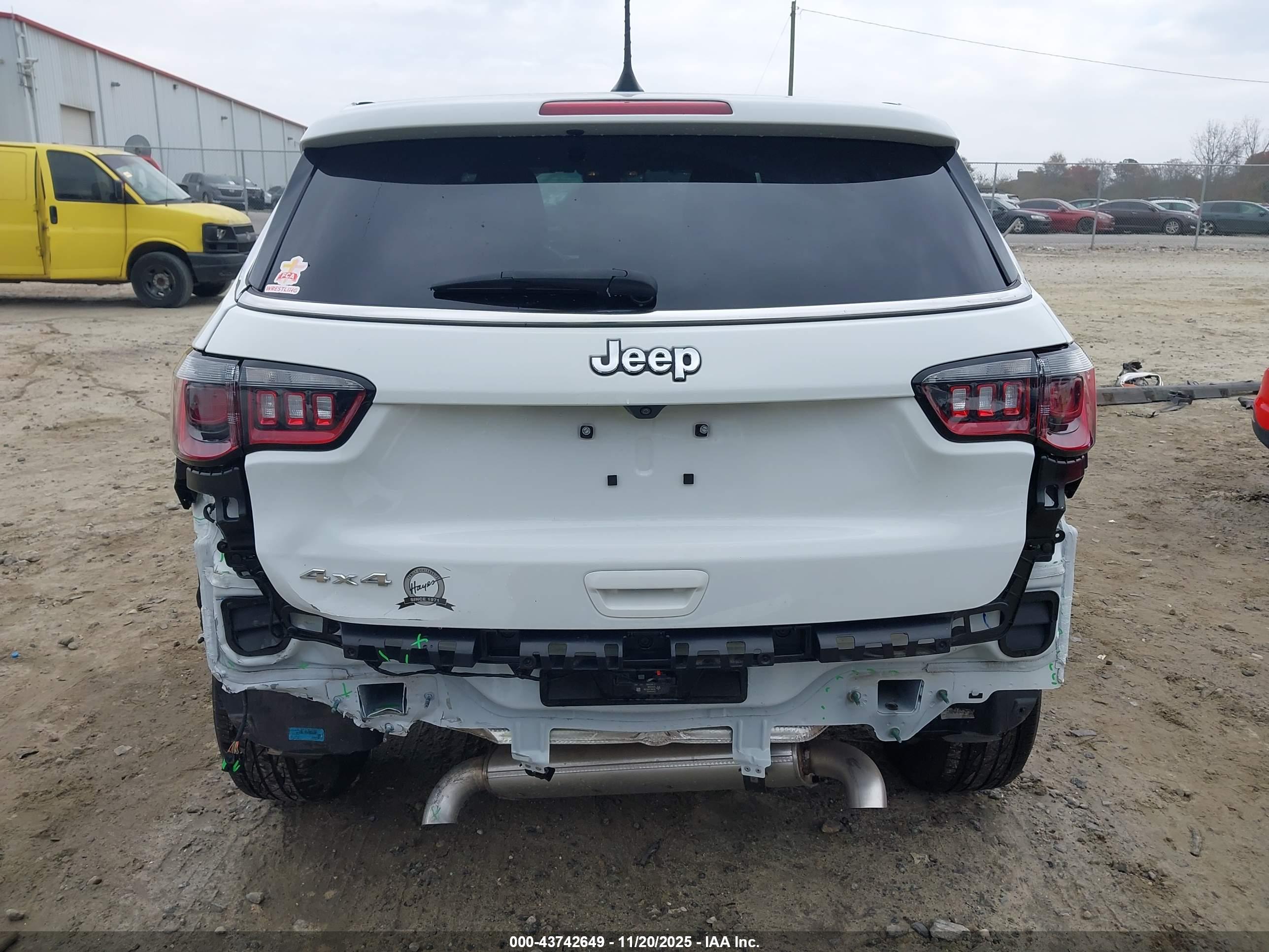 JEEP COMPASS image 6