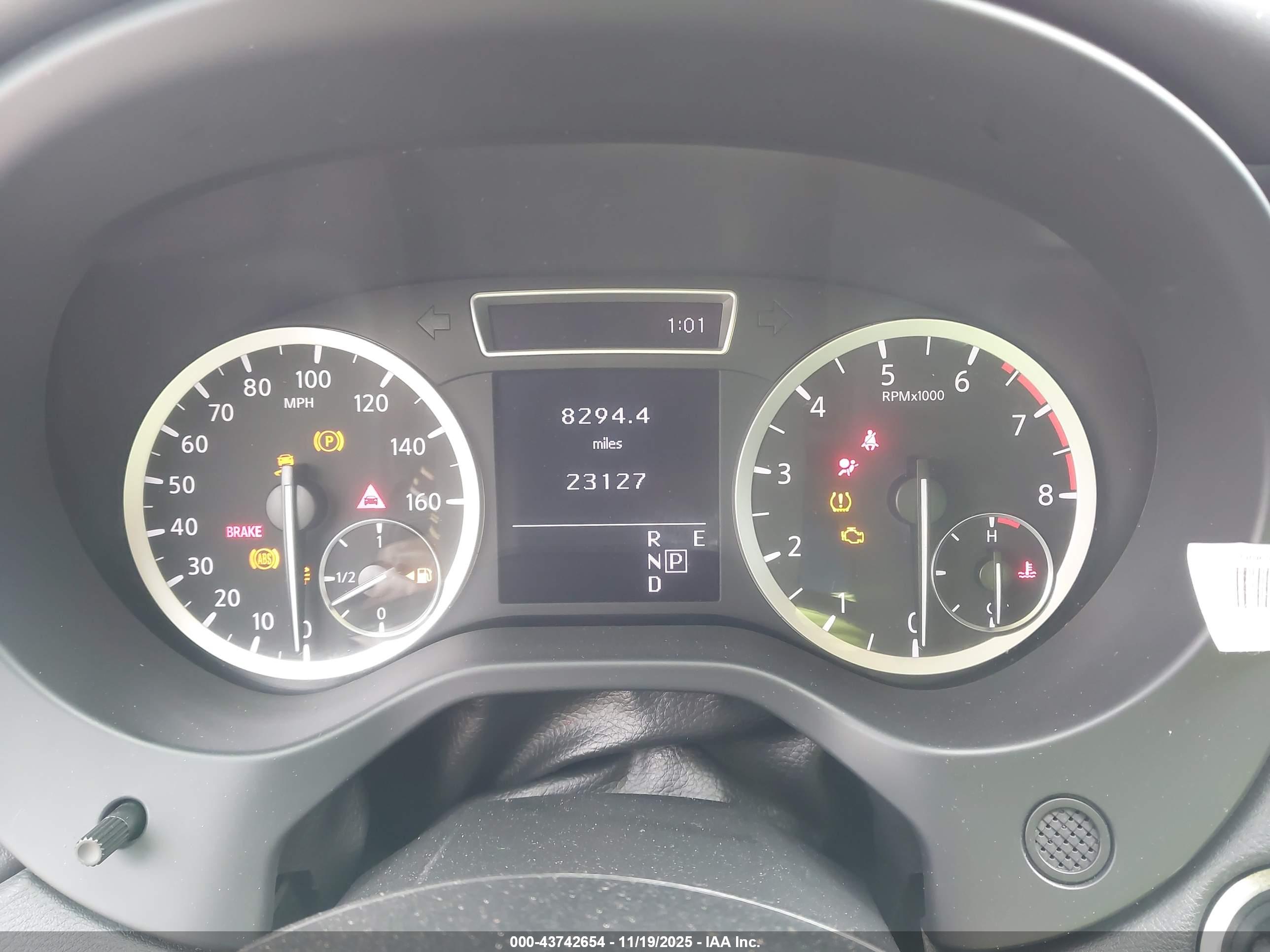 INFINITI QX30 image 7