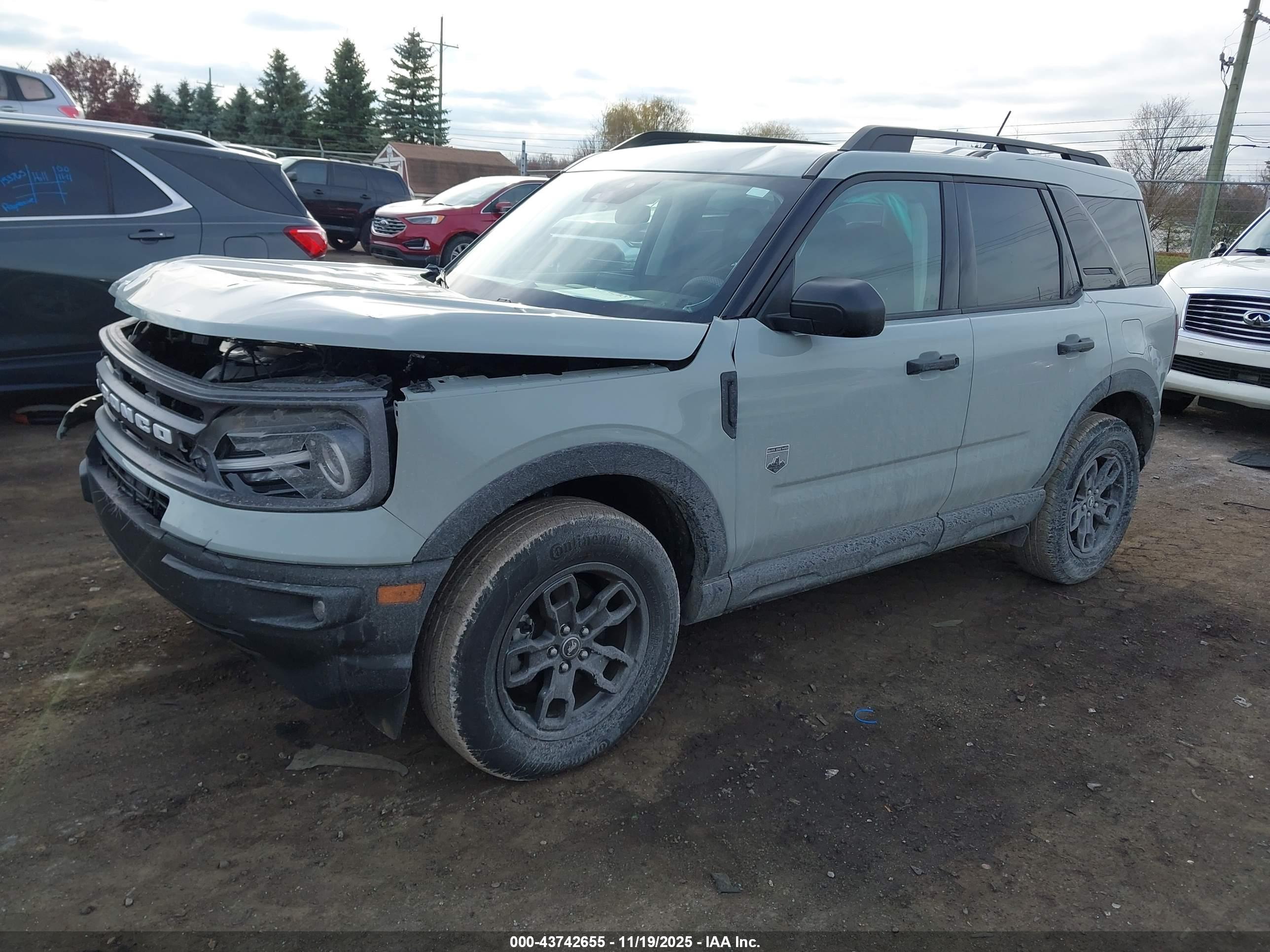 FORD BRONCO image 2