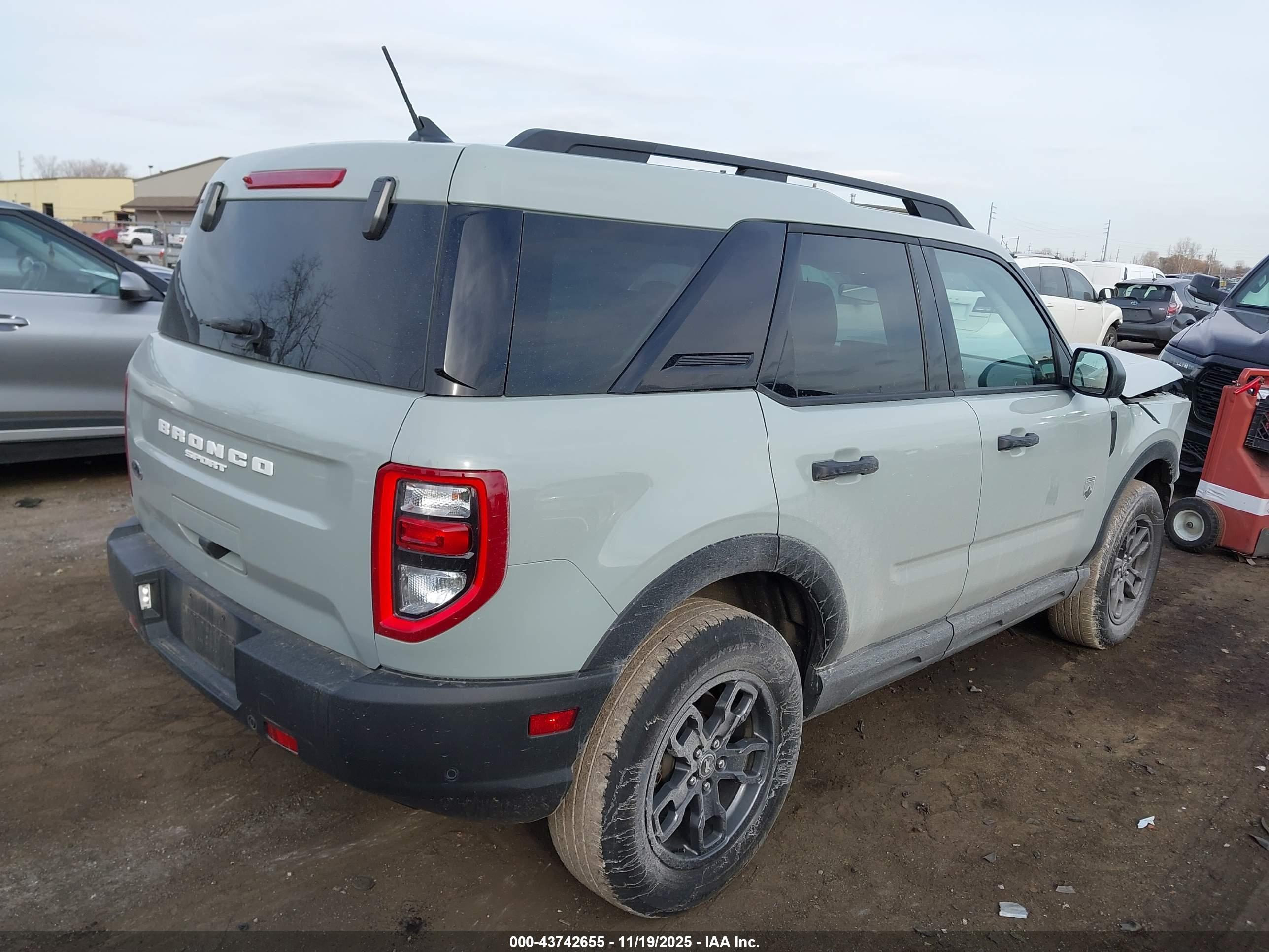 FORD BRONCO image 4