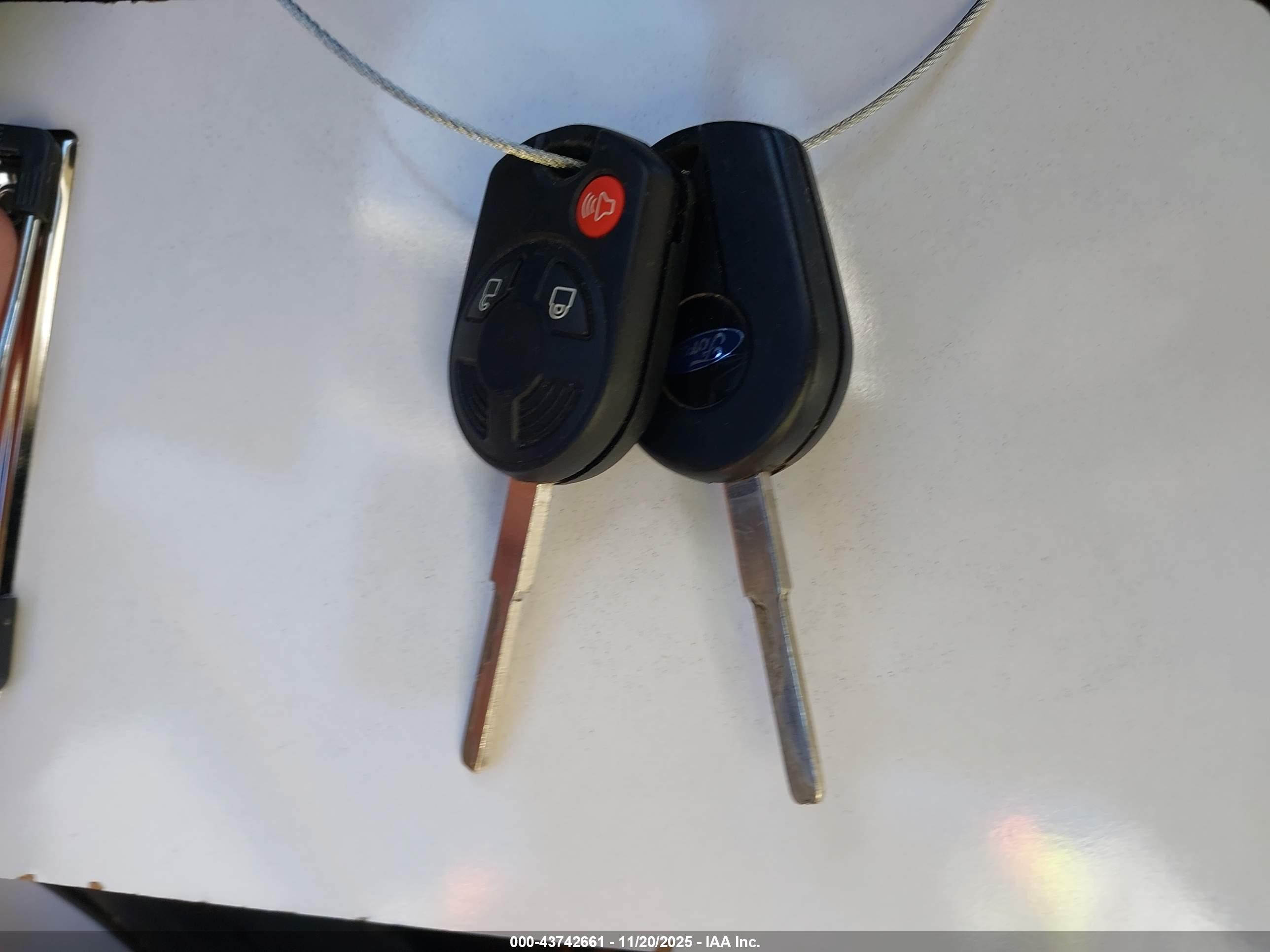 FORD ESCAPE image 11
