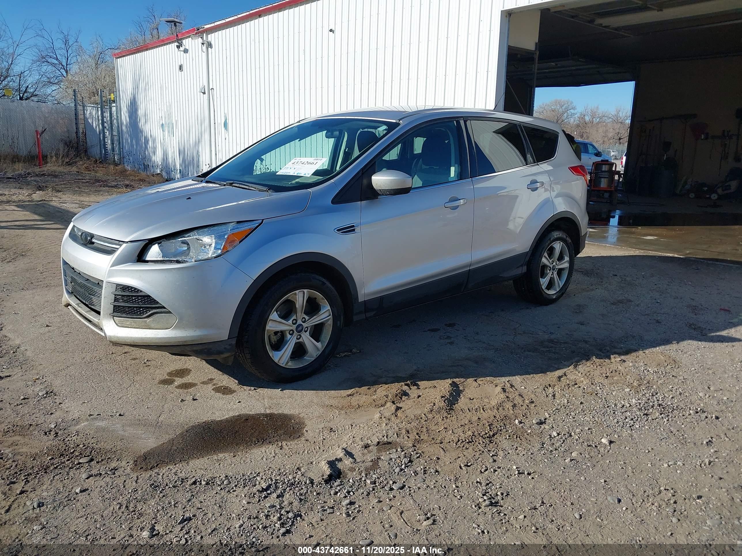 FORD ESCAPE image 2