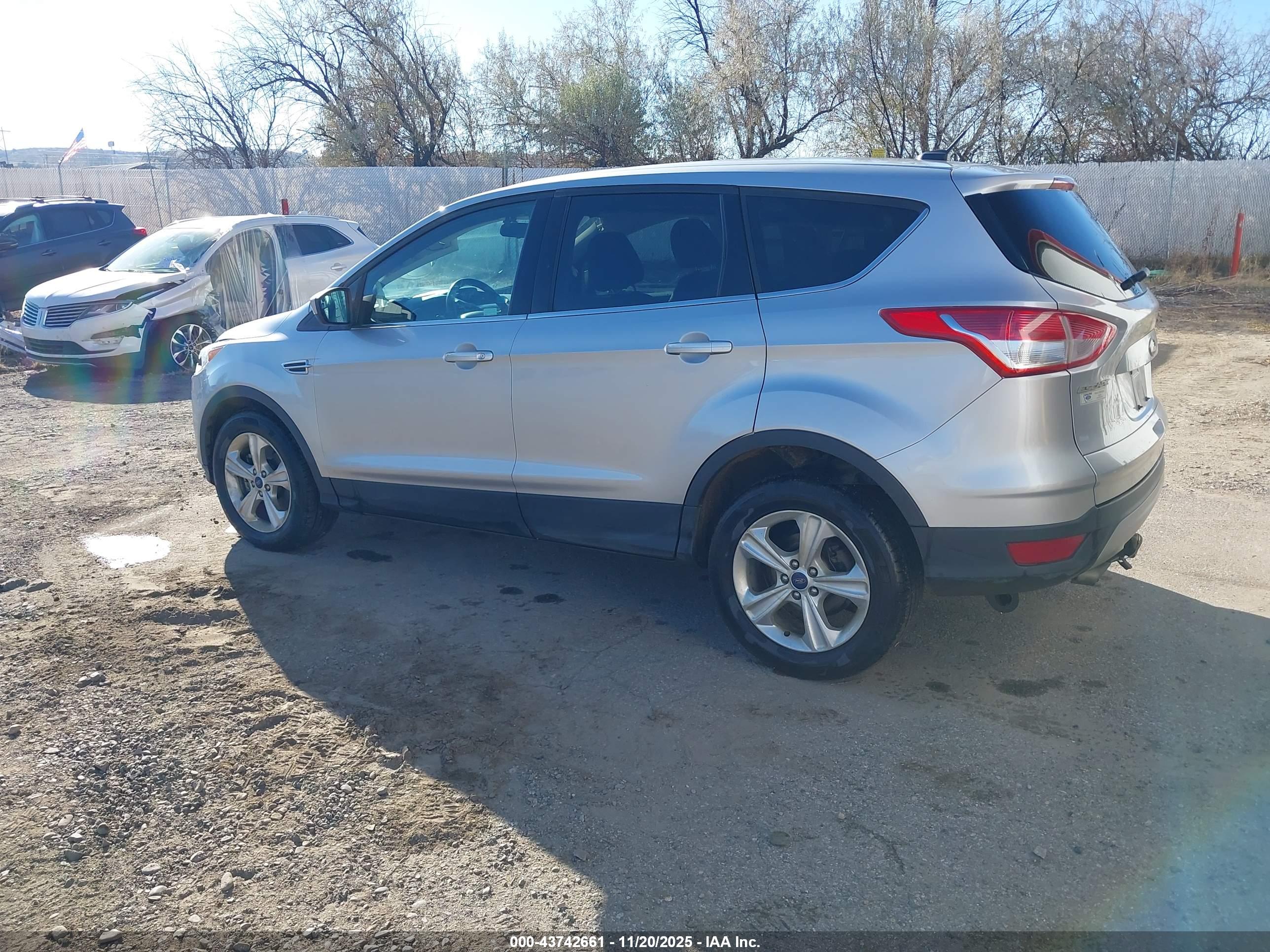 FORD ESCAPE image 3