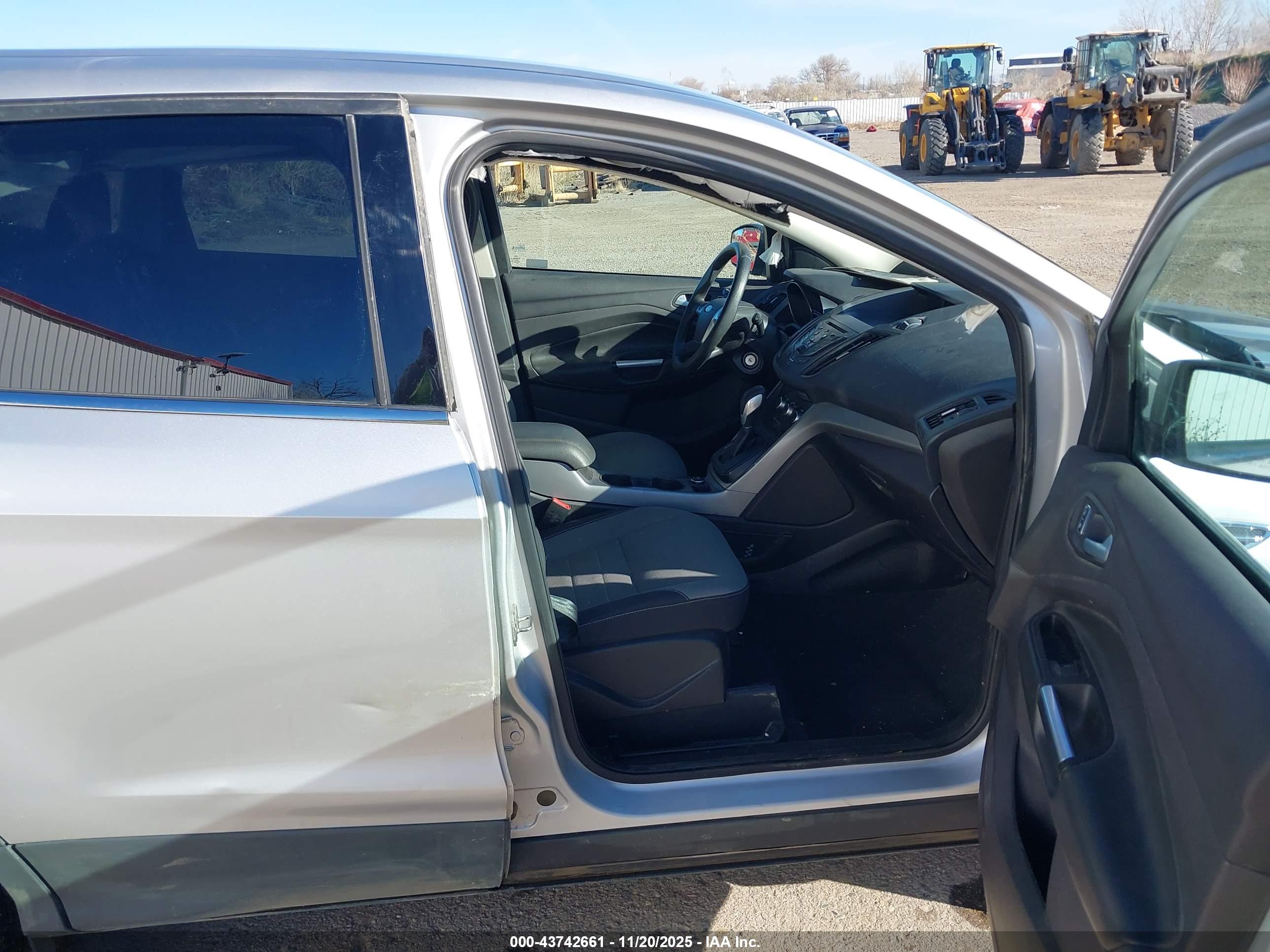 FORD ESCAPE image 5