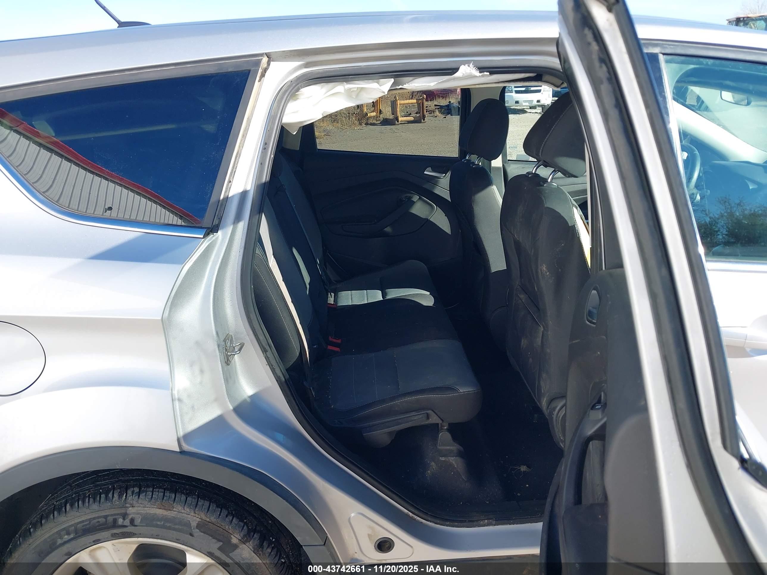 FORD ESCAPE image 8