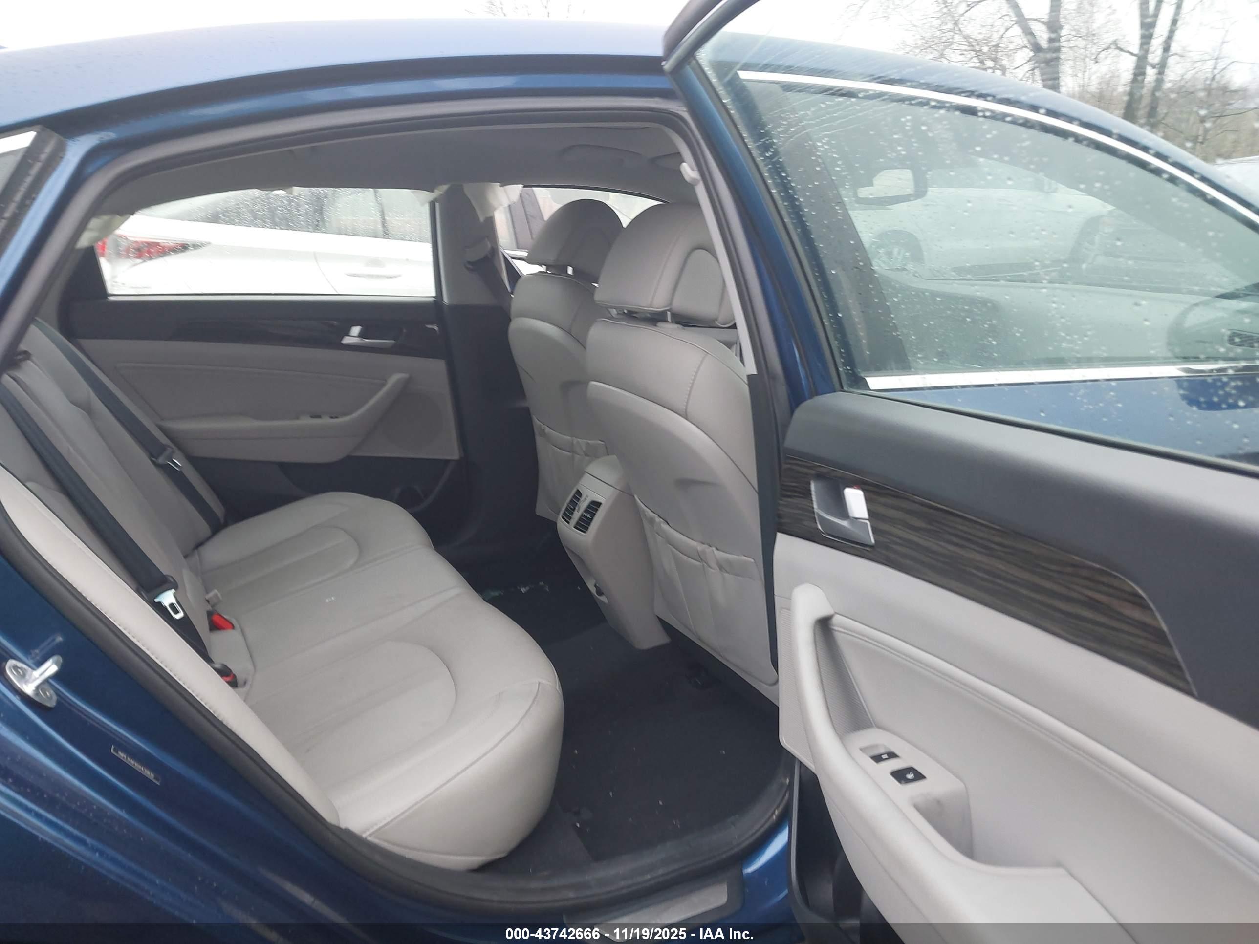 HYUNDAI SONATA image 8