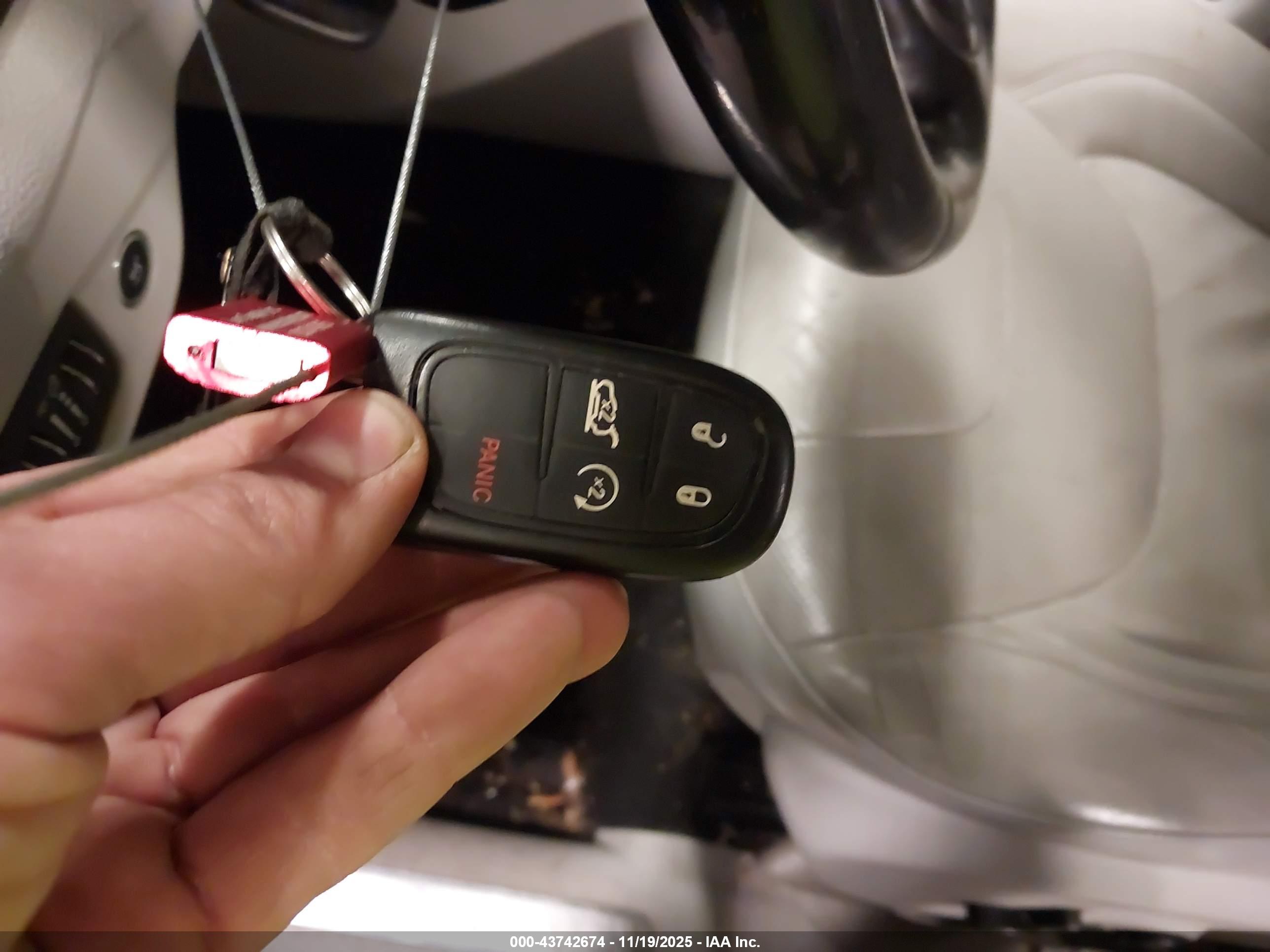 JEEP CHEROKEE image 11