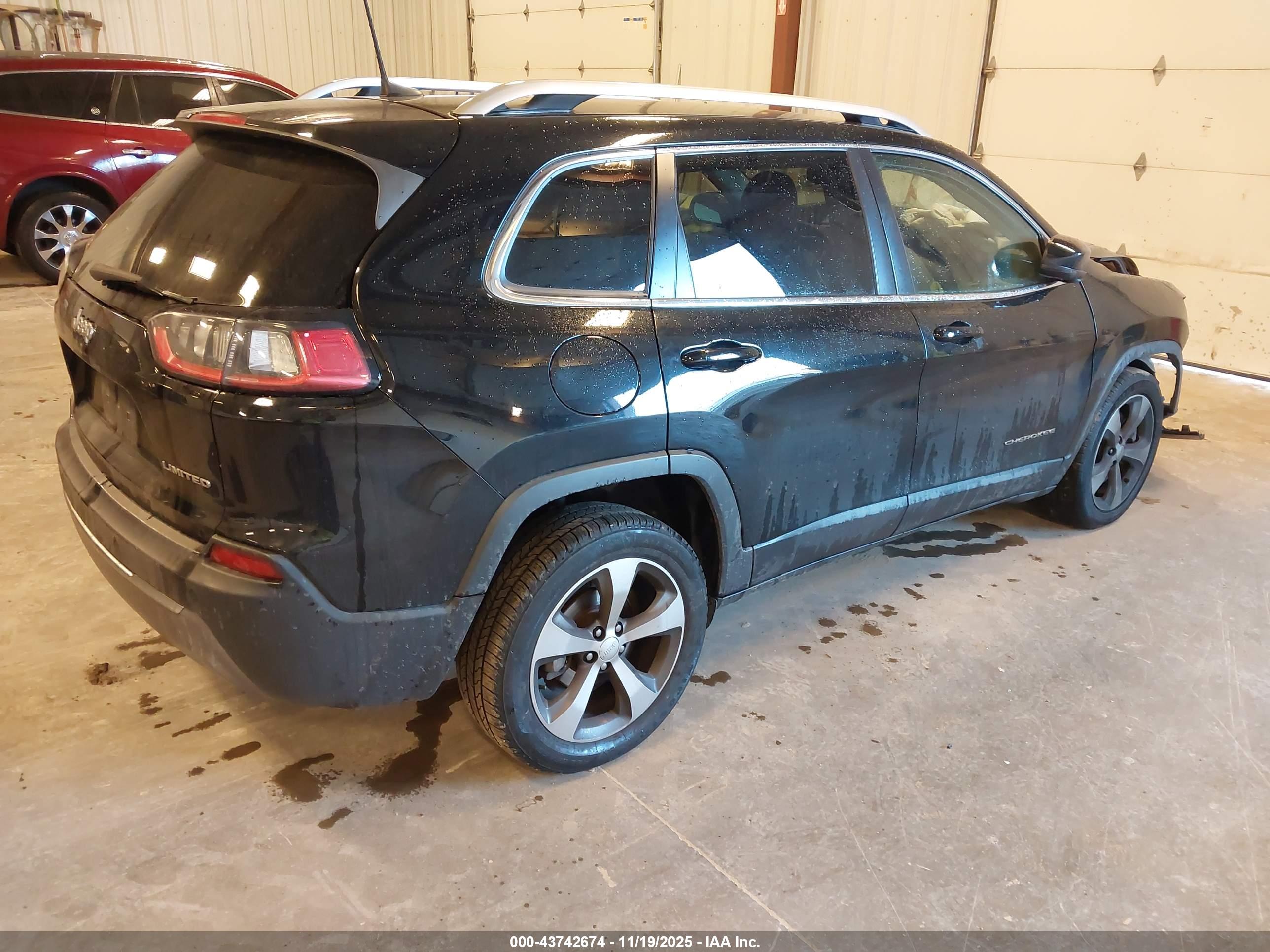 JEEP CHEROKEE image 4