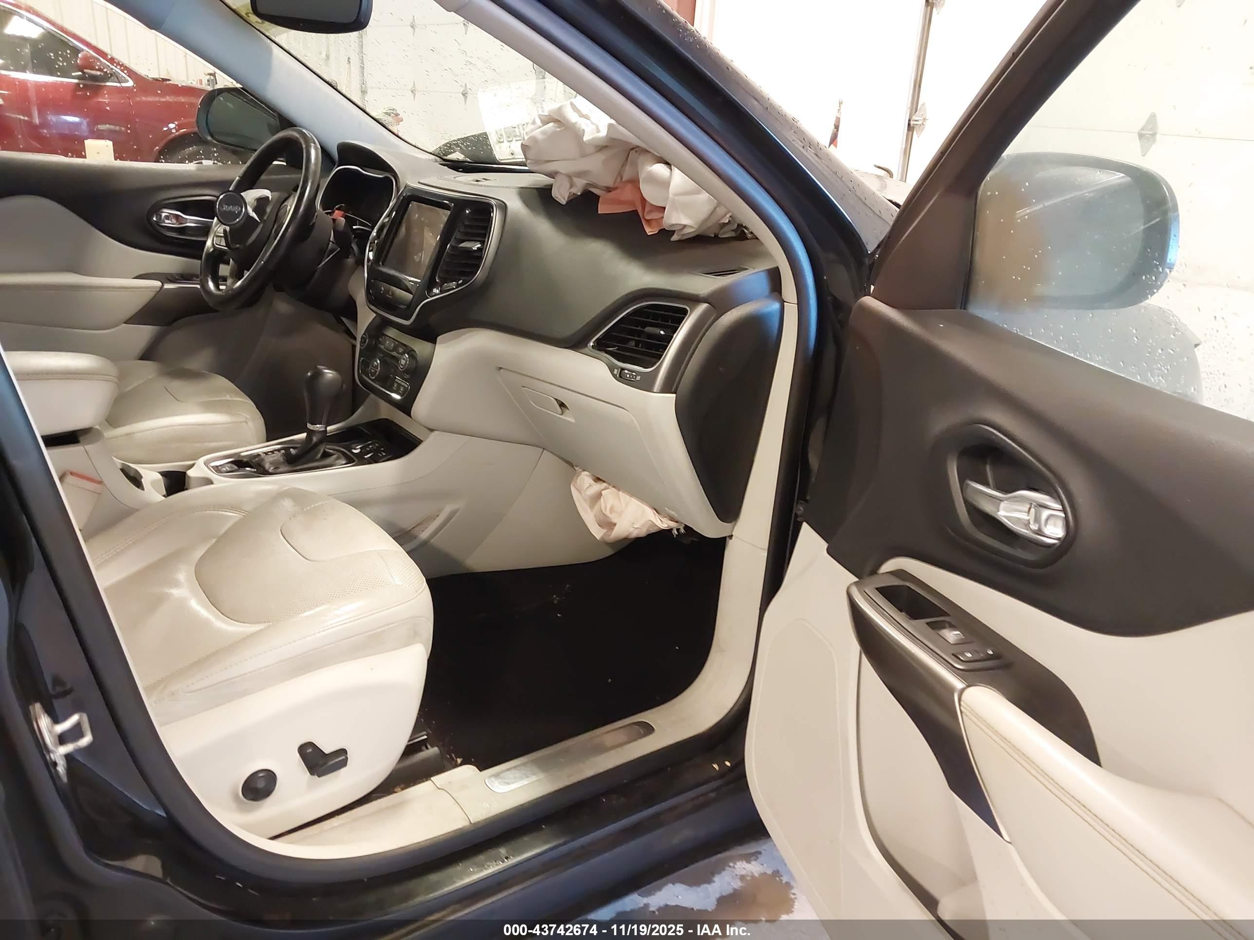 JEEP CHEROKEE image 5