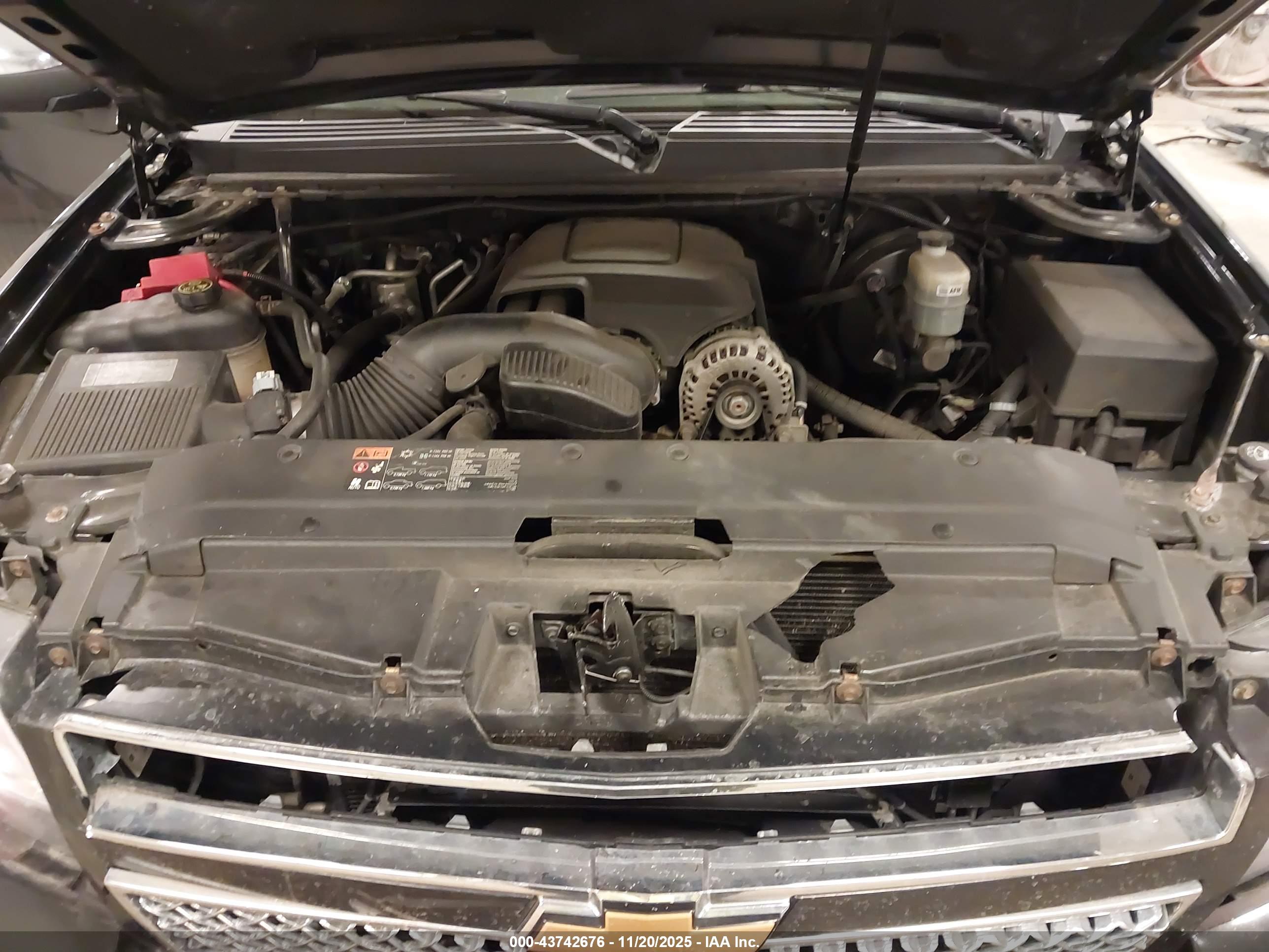 CHEVROLET TAHOE image 10