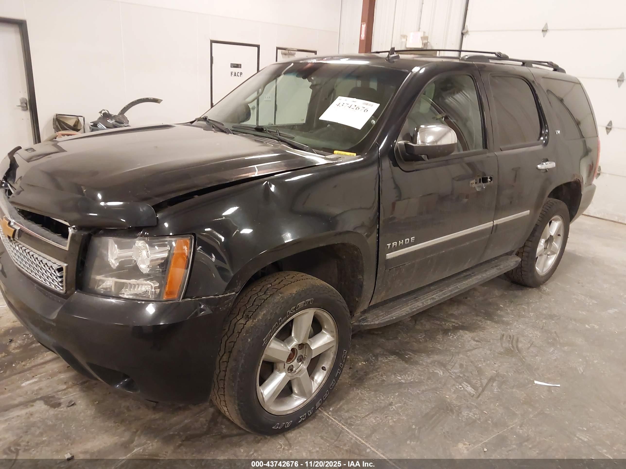 CHEVROLET TAHOE image 2