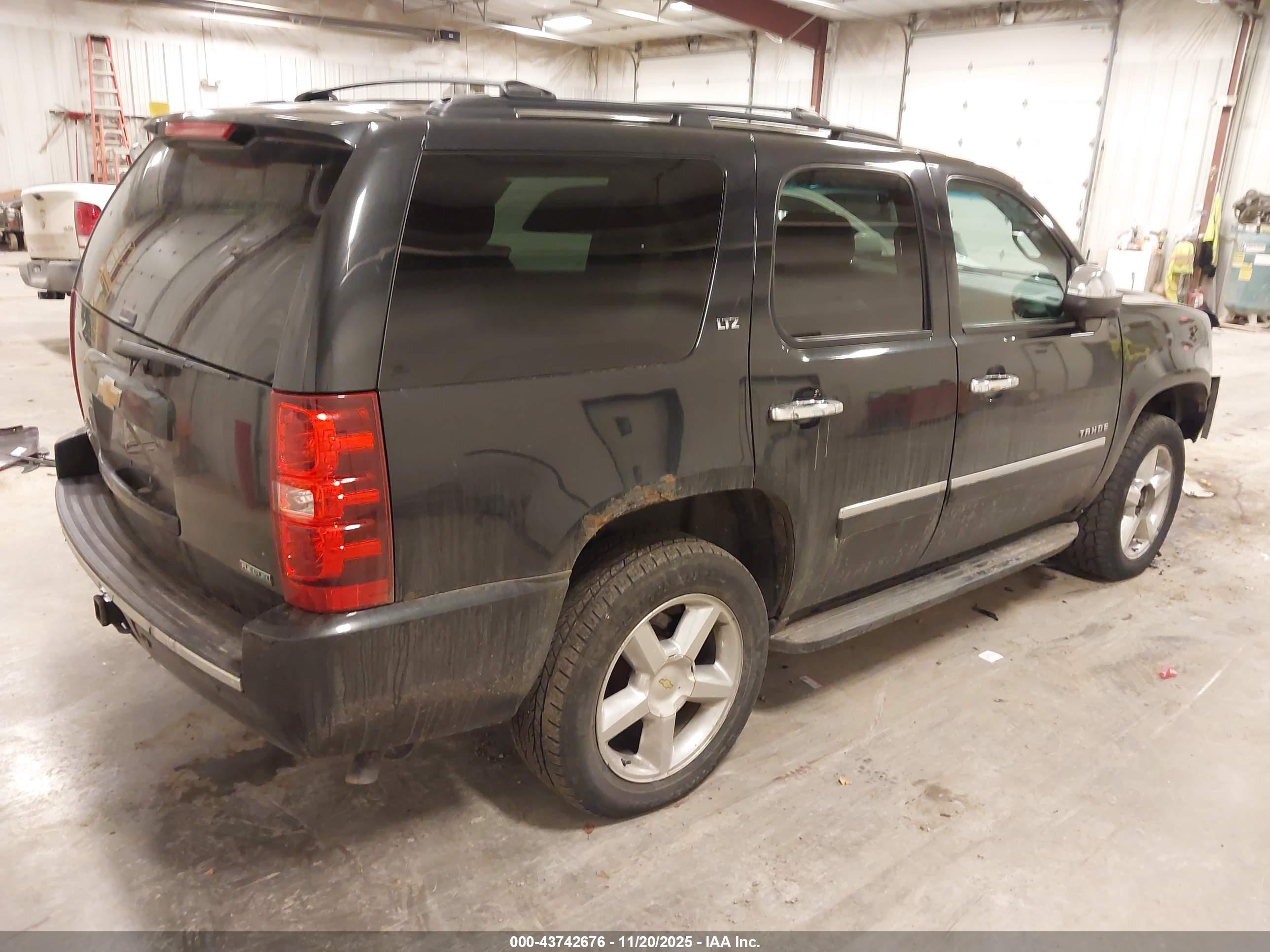 CHEVROLET TAHOE image 4