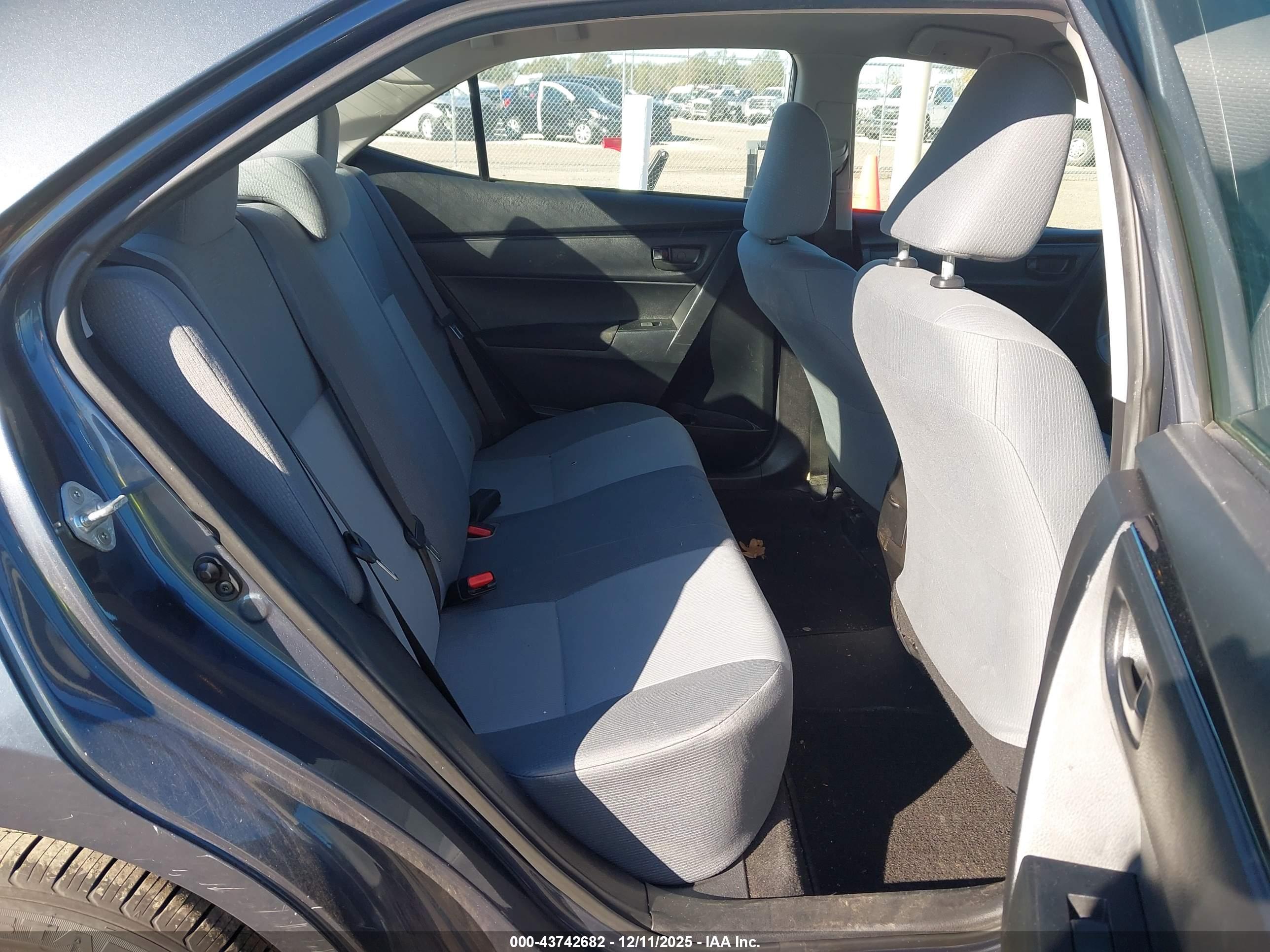 TOYOTA COROLLA image 8
