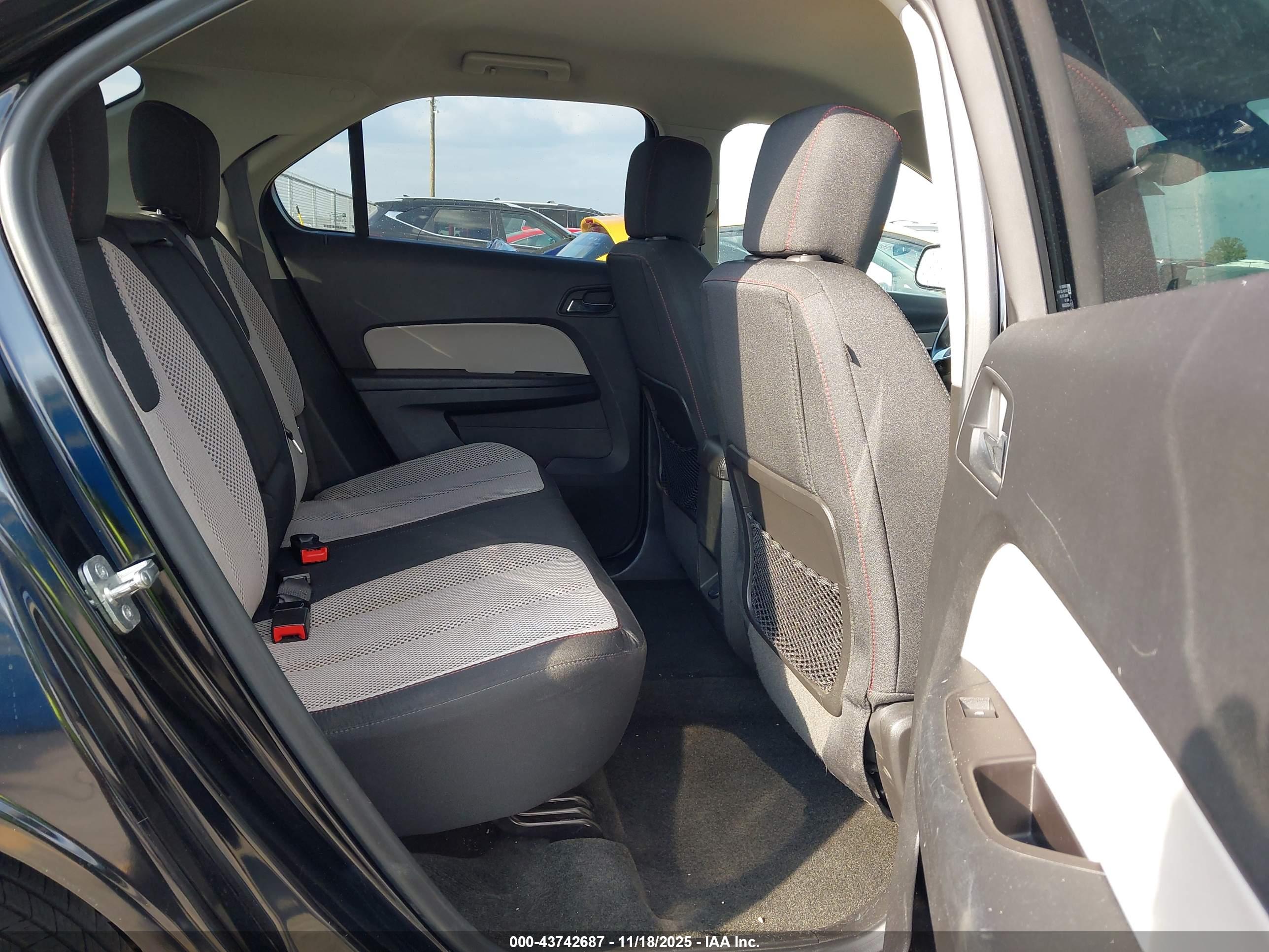 CHEVROLET EQUINOX image 8