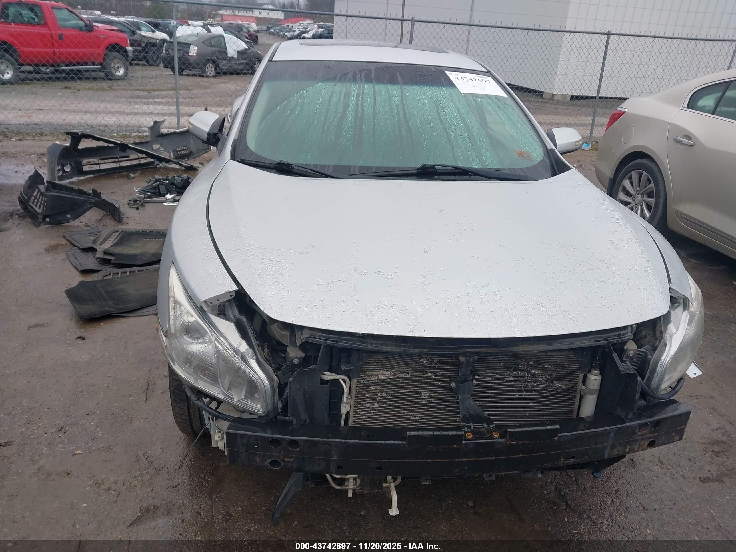 NISSAN MAXIMA image 6