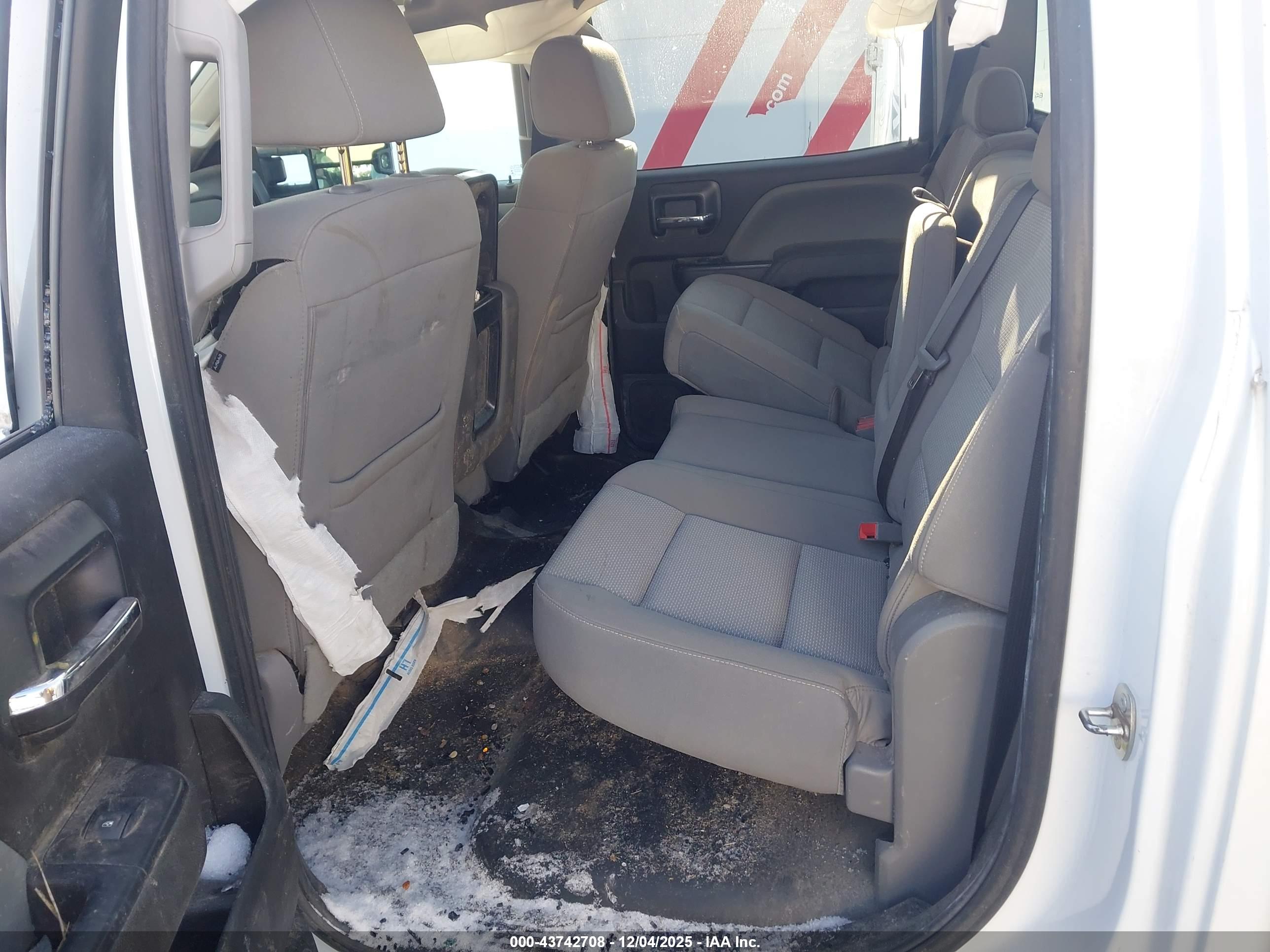 CHEVROLET SILVERADO image 7