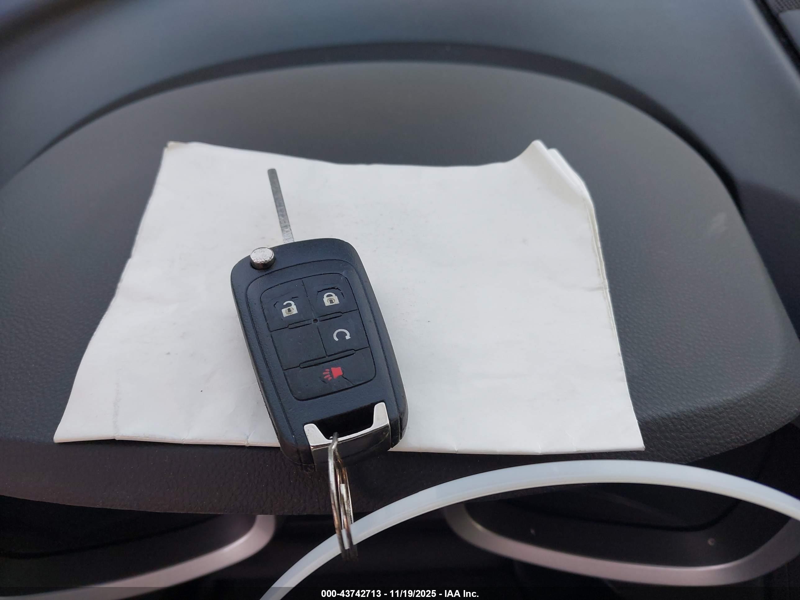 CHEVROLET EQUINOX image 11