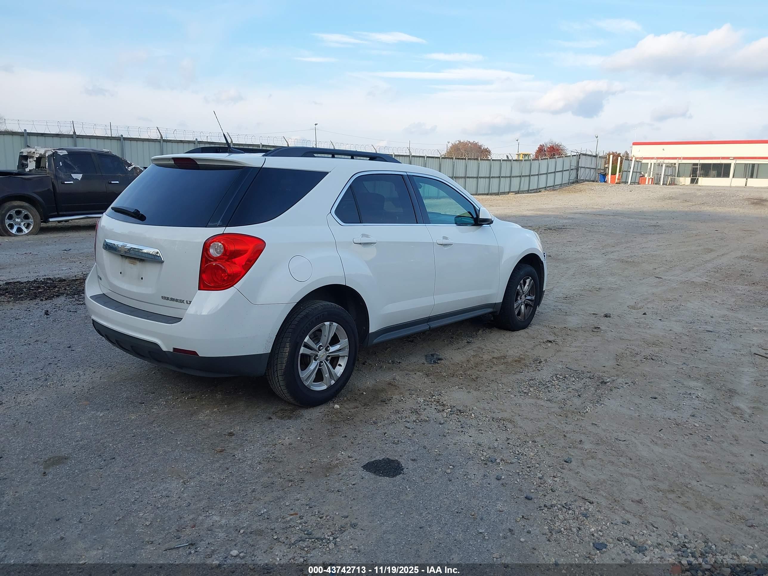 CHEVROLET EQUINOX image 4