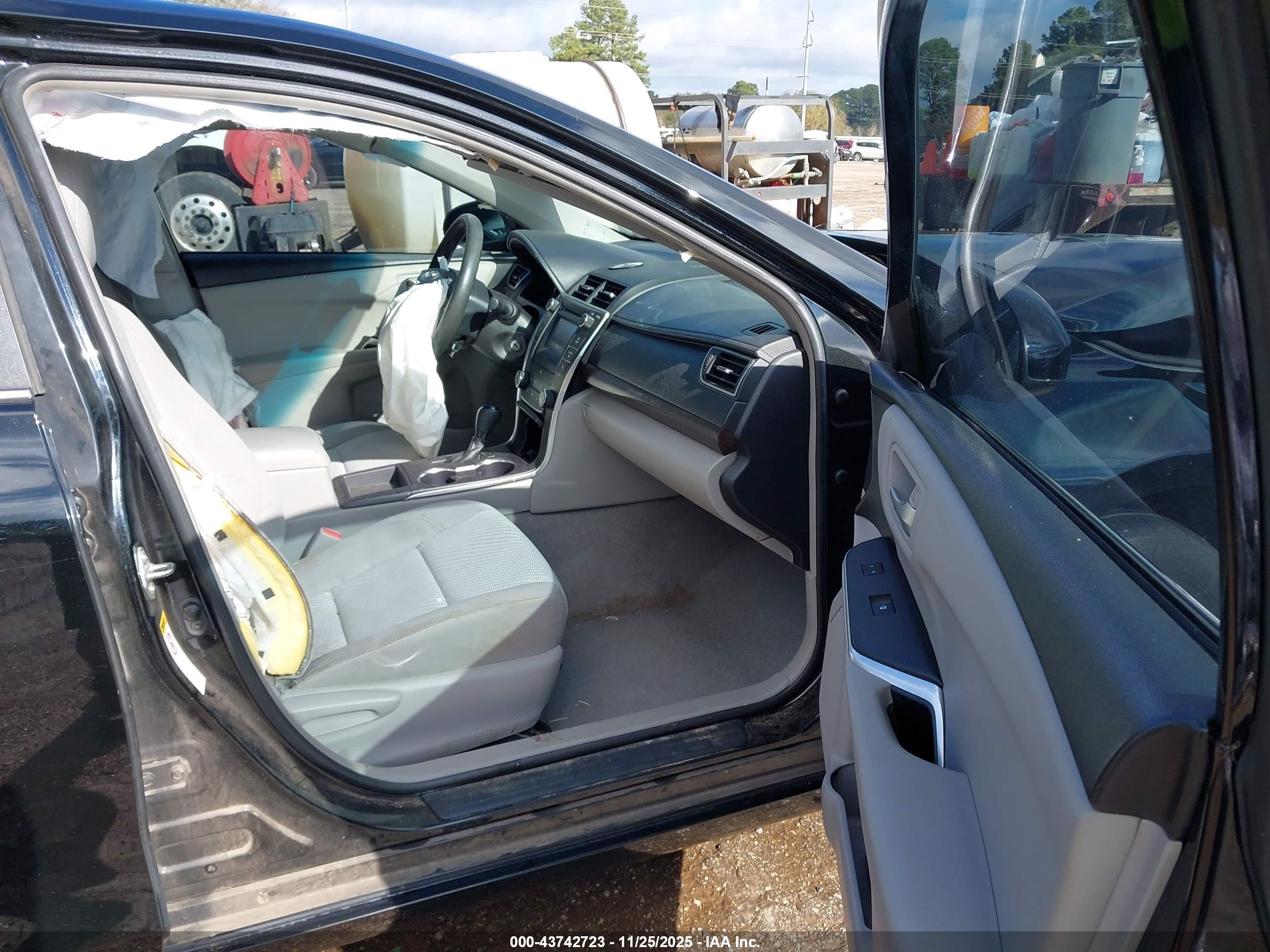 TOYOTA CAMRY image 5