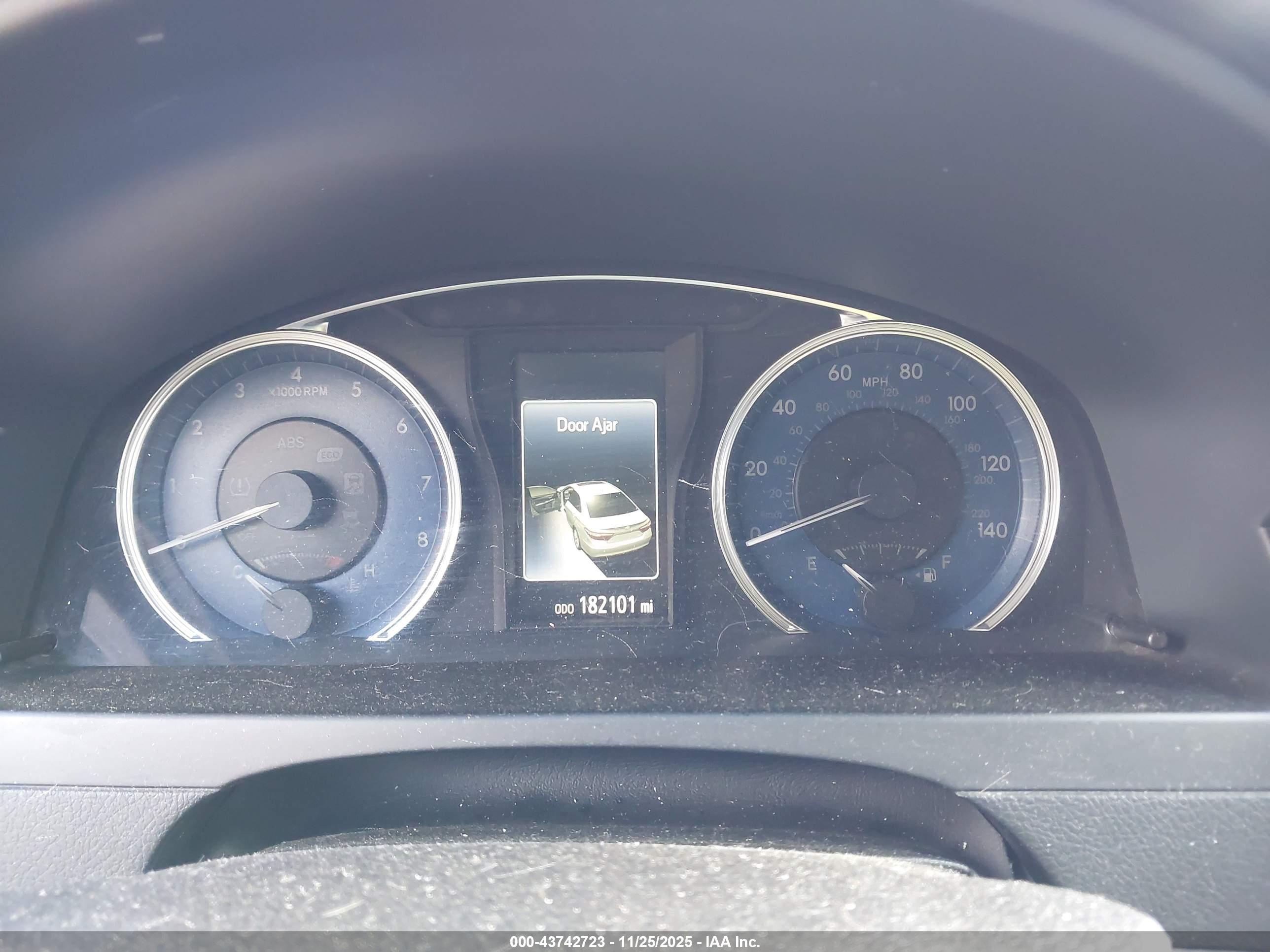 TOYOTA CAMRY image 7