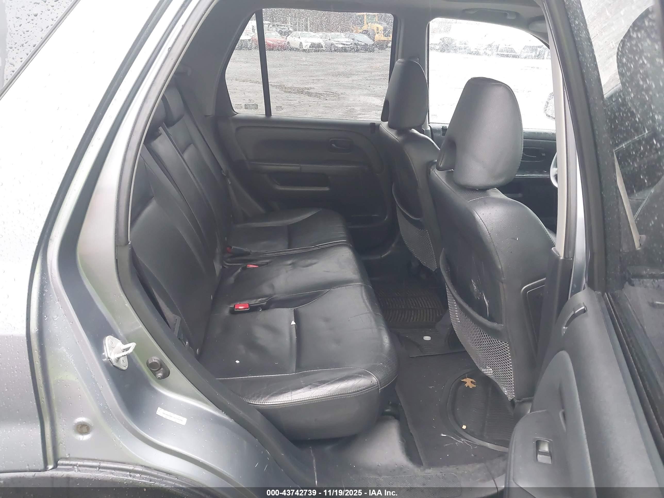 HONDA CR-V image 8