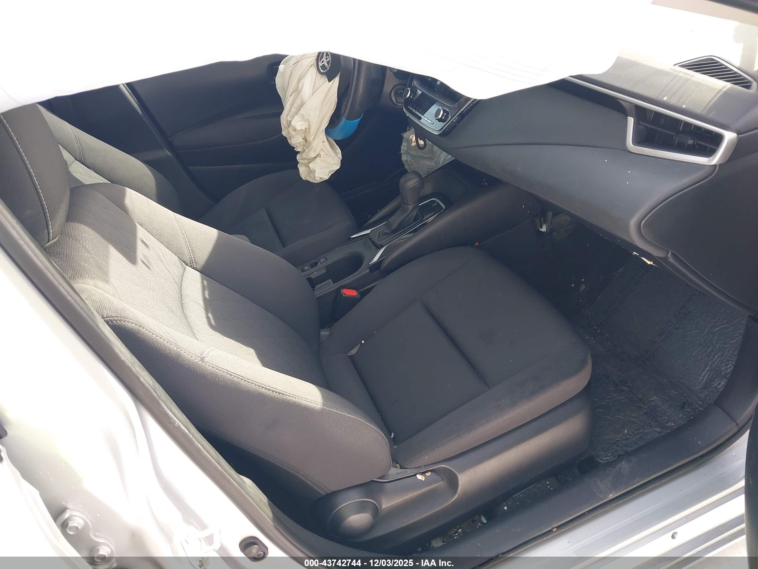TOYOTA COROLLA image 5