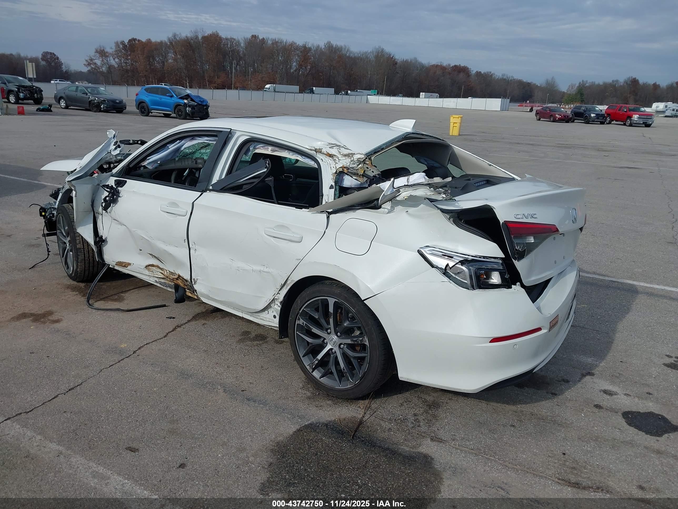 HONDA CIVIC image 3