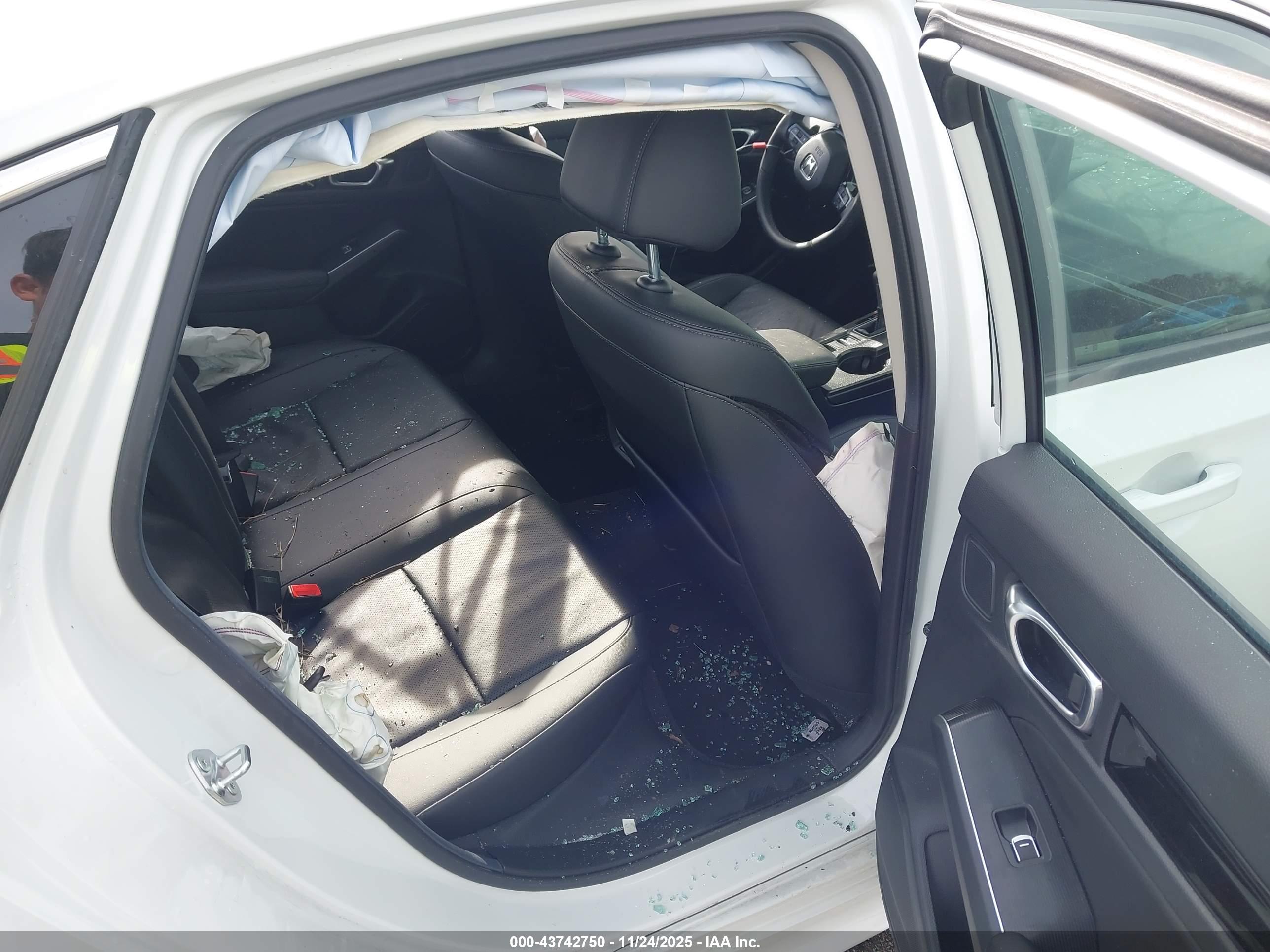HONDA CIVIC image 8