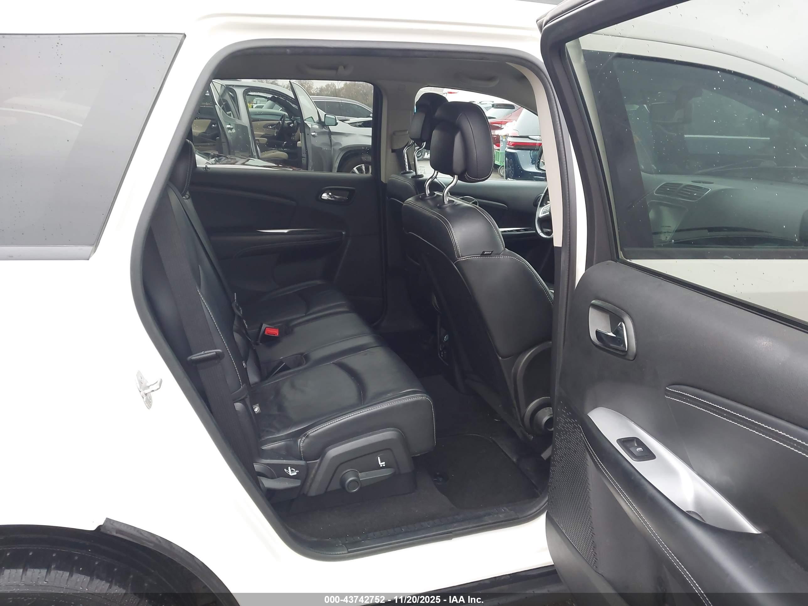 DODGE JOURNEY image 8