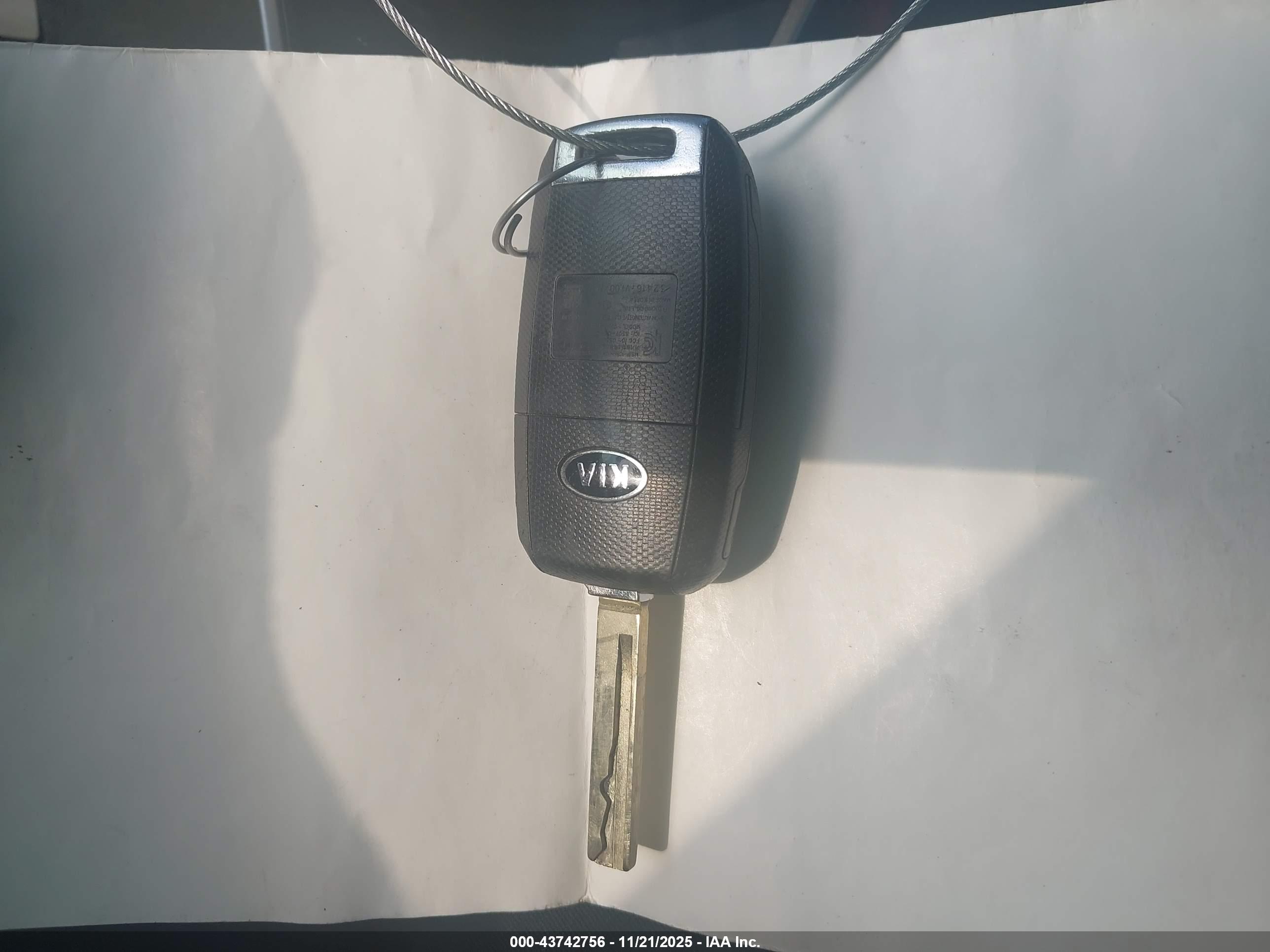 KIA SORENTO image 11