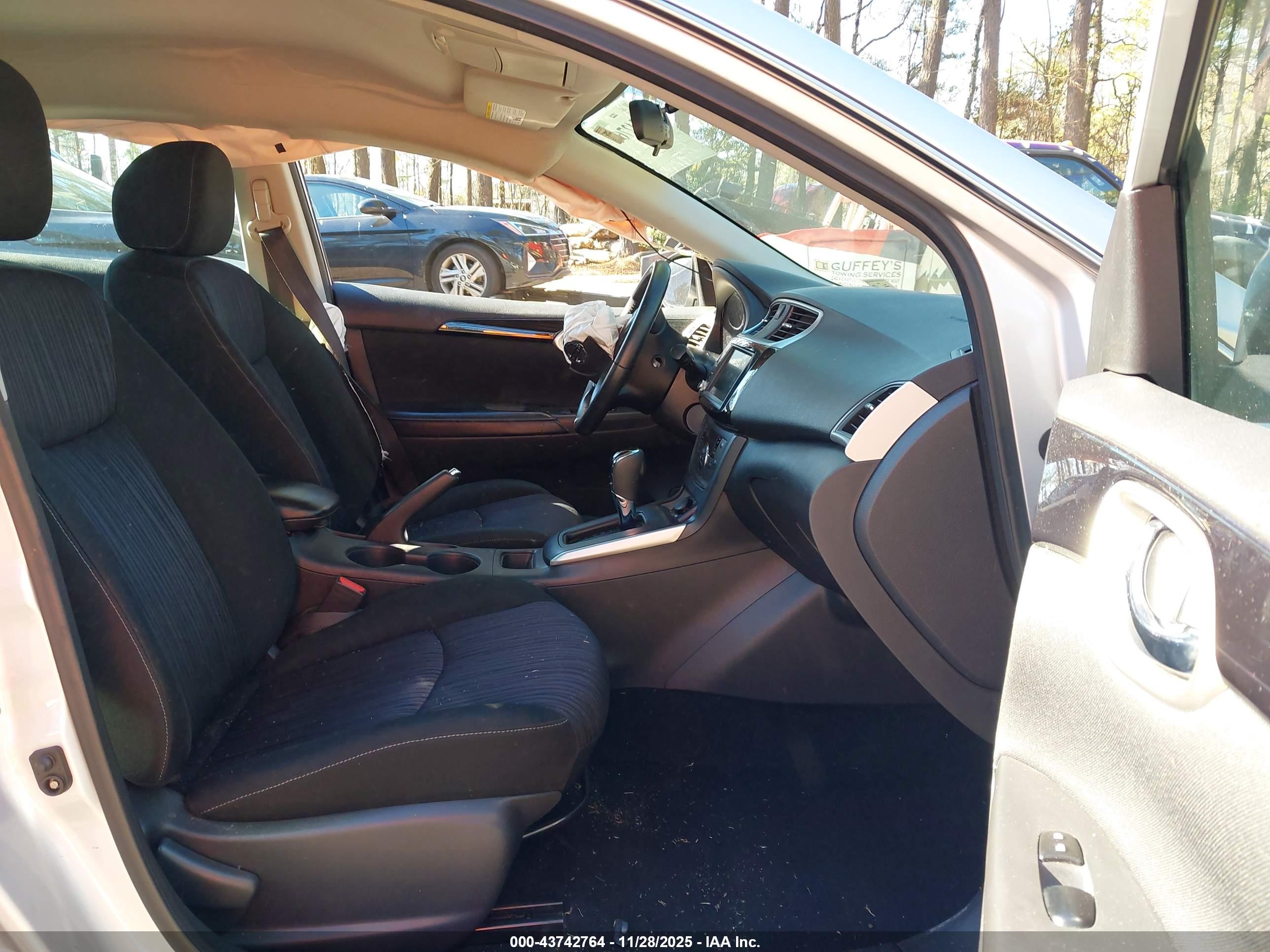 NISSAN SENTRA image 5