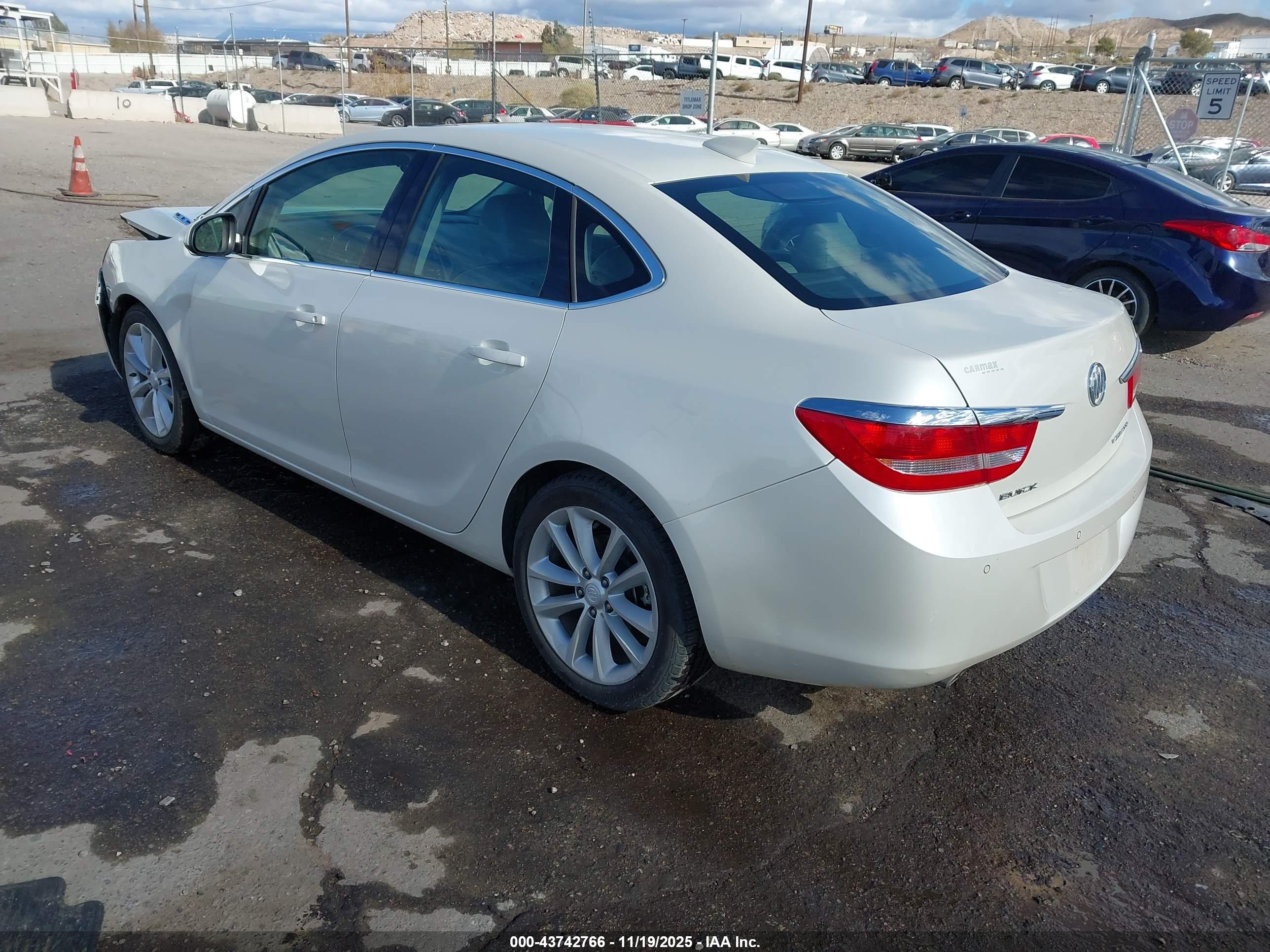 BUICK VERANO image 3