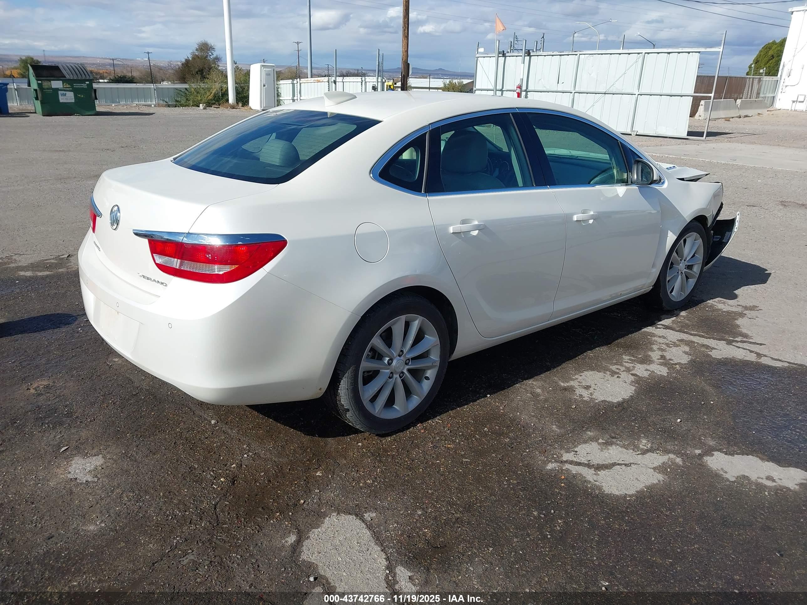 BUICK VERANO image 4